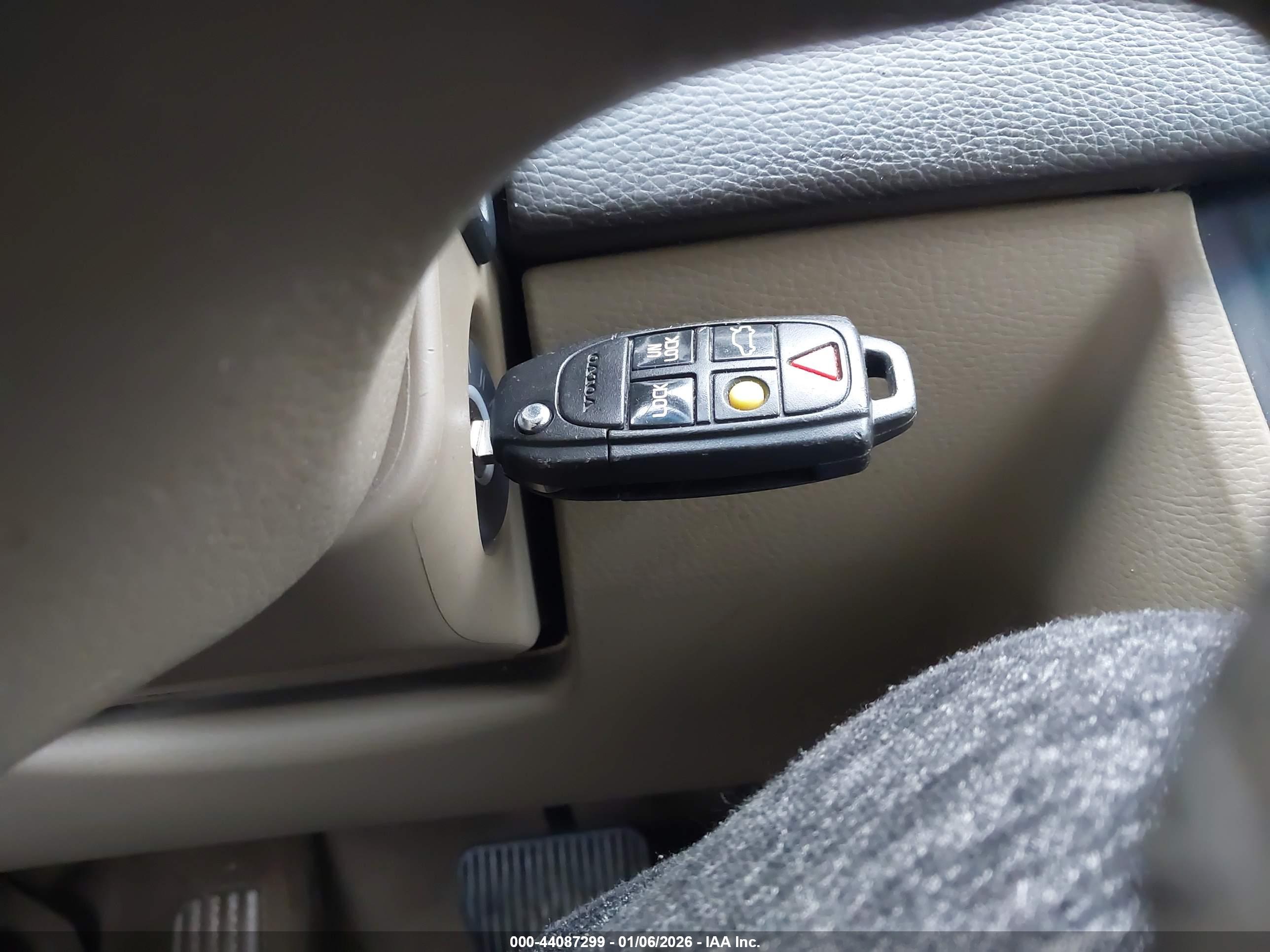 VOLVO XC90 image 11