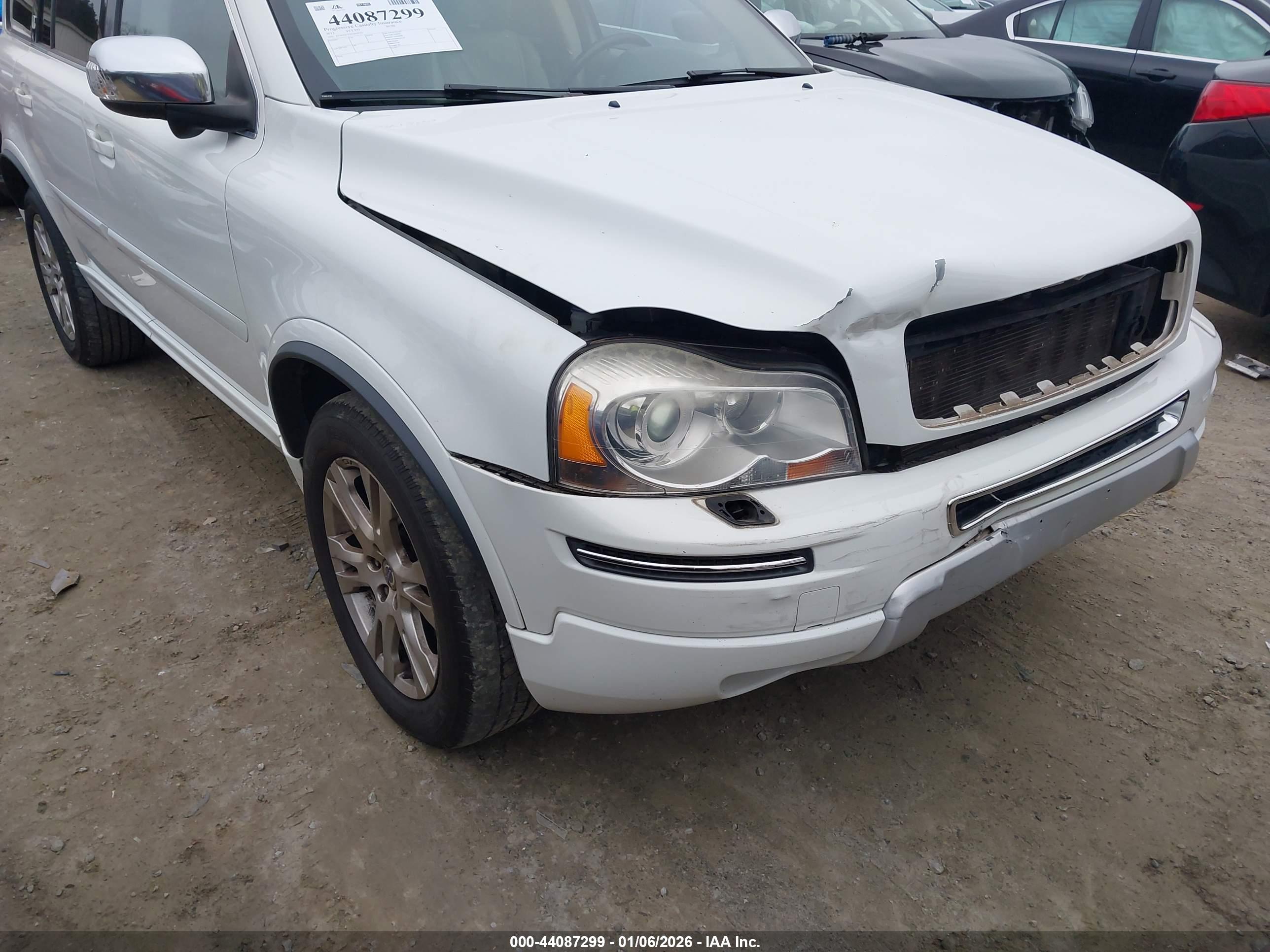 VOLVO XC90 image 6