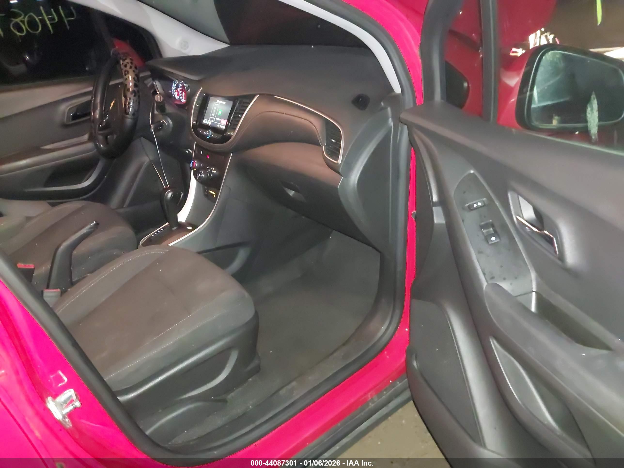 CHEVROLET TRAX image 5