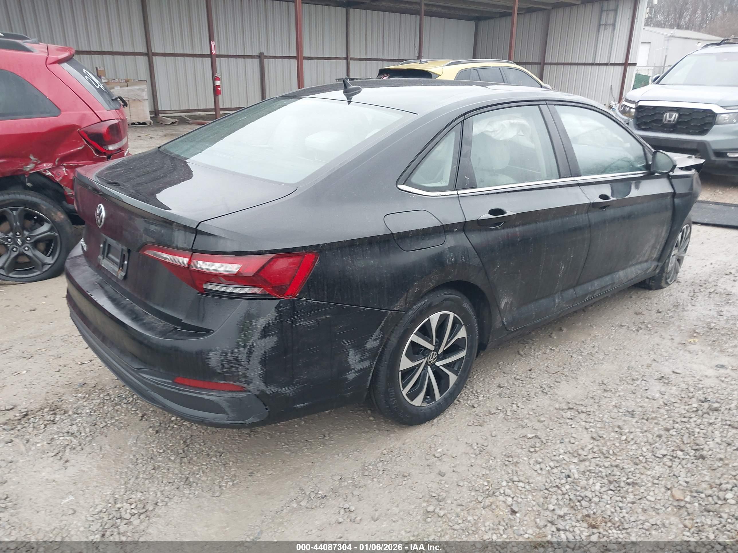 VOLKSWAGEN JETTA image 4