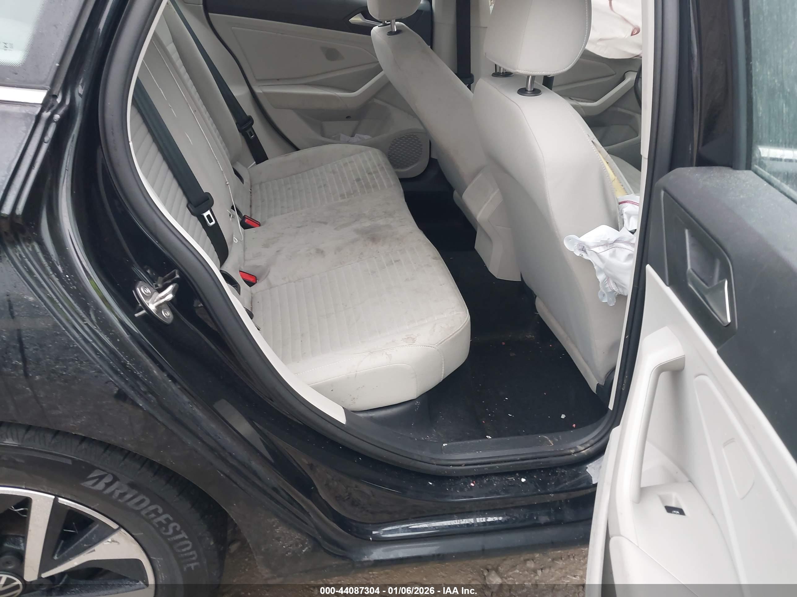 VOLKSWAGEN JETTA image 8