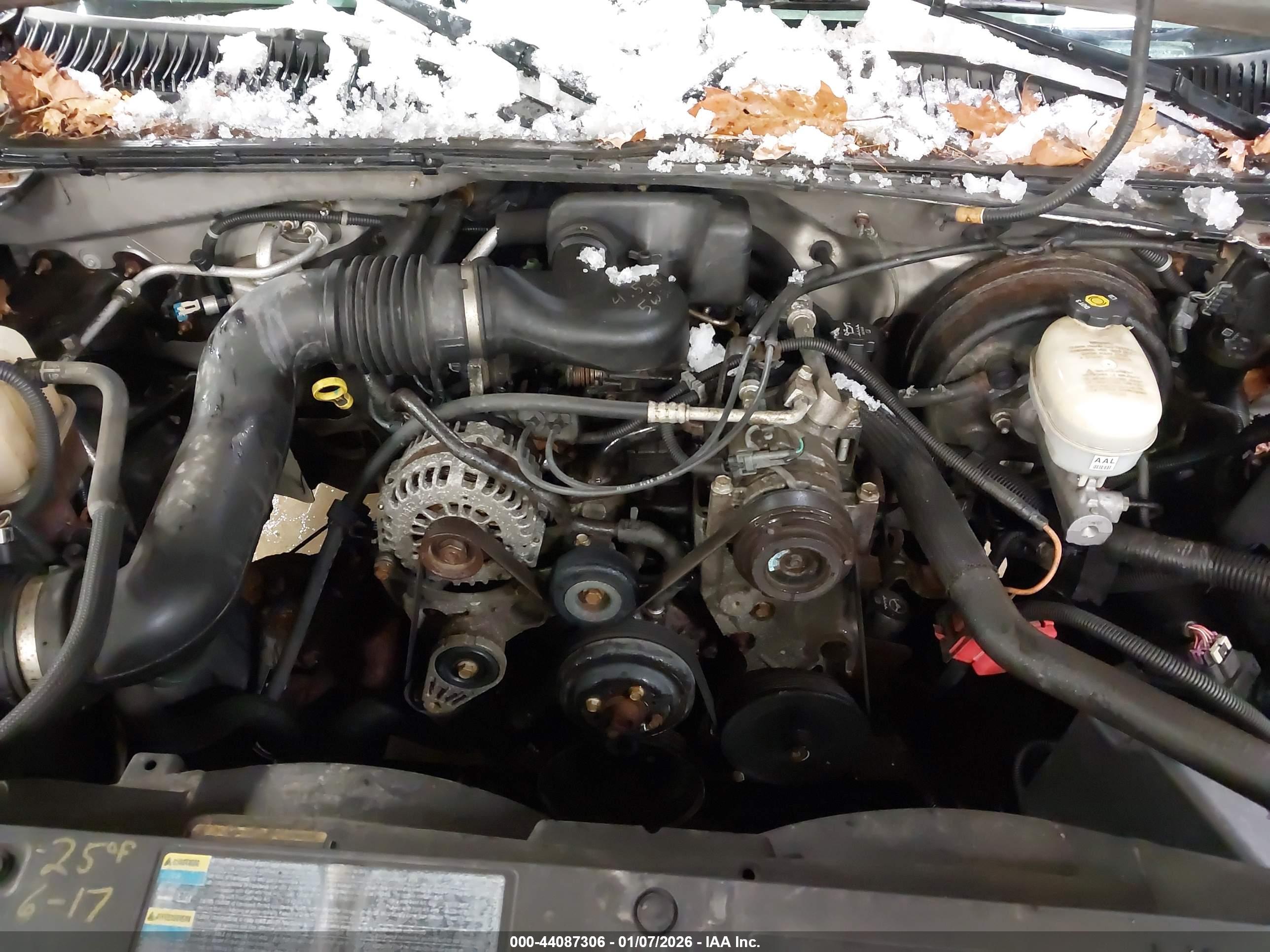 CHEVROLET SILVERADO image 10