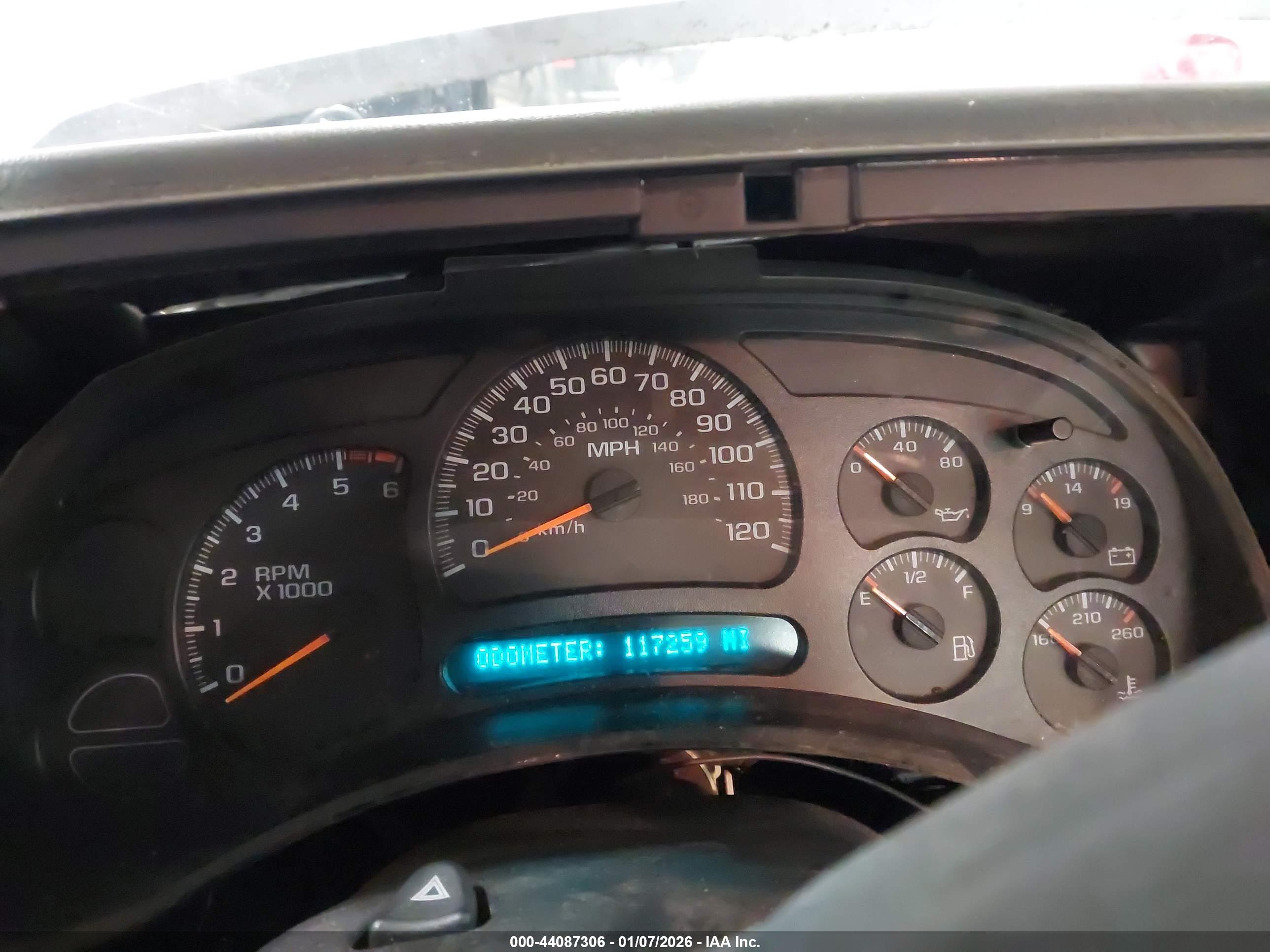 CHEVROLET SILVERADO image 7