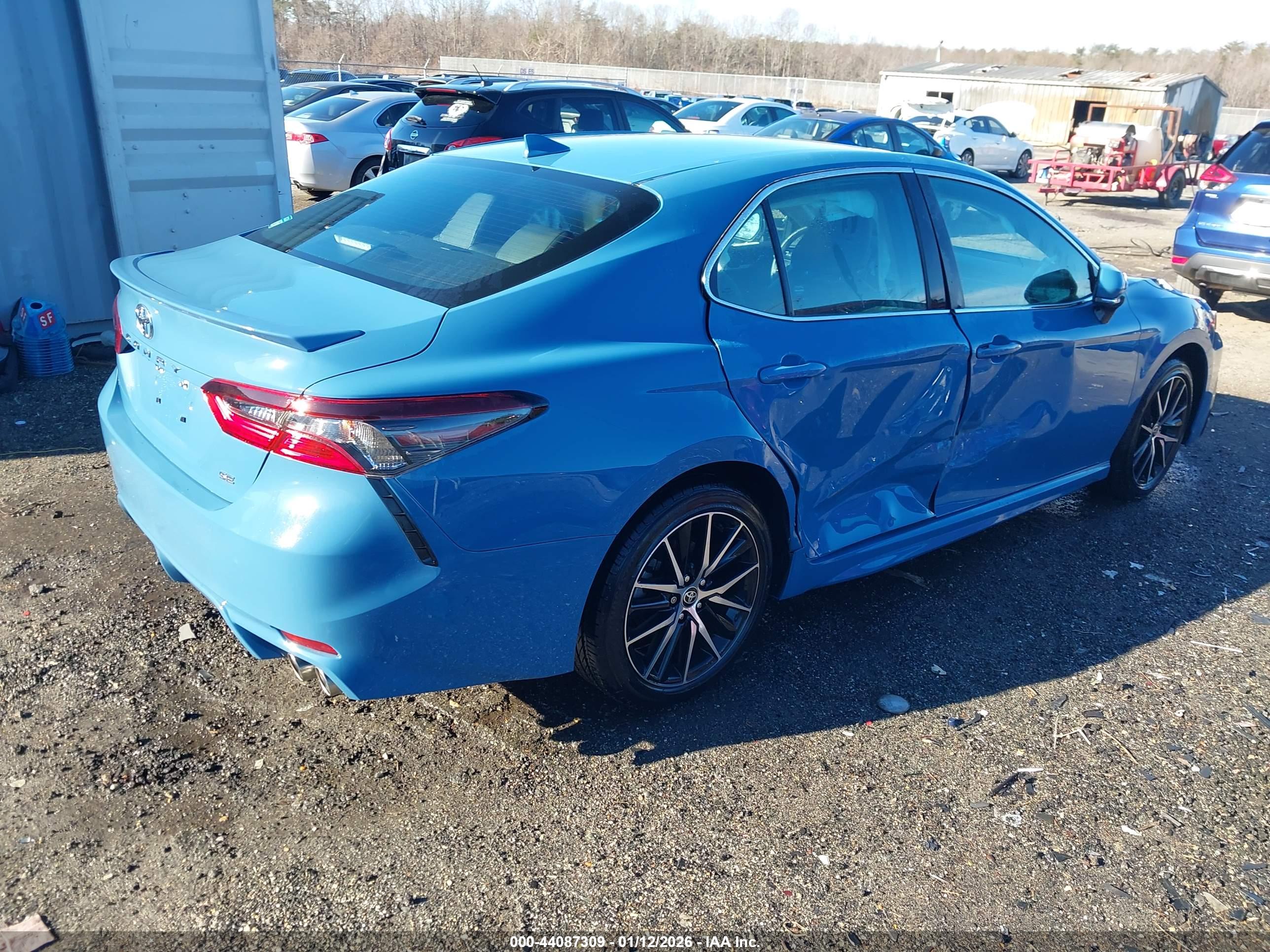 TOYOTA CAMRY image 4