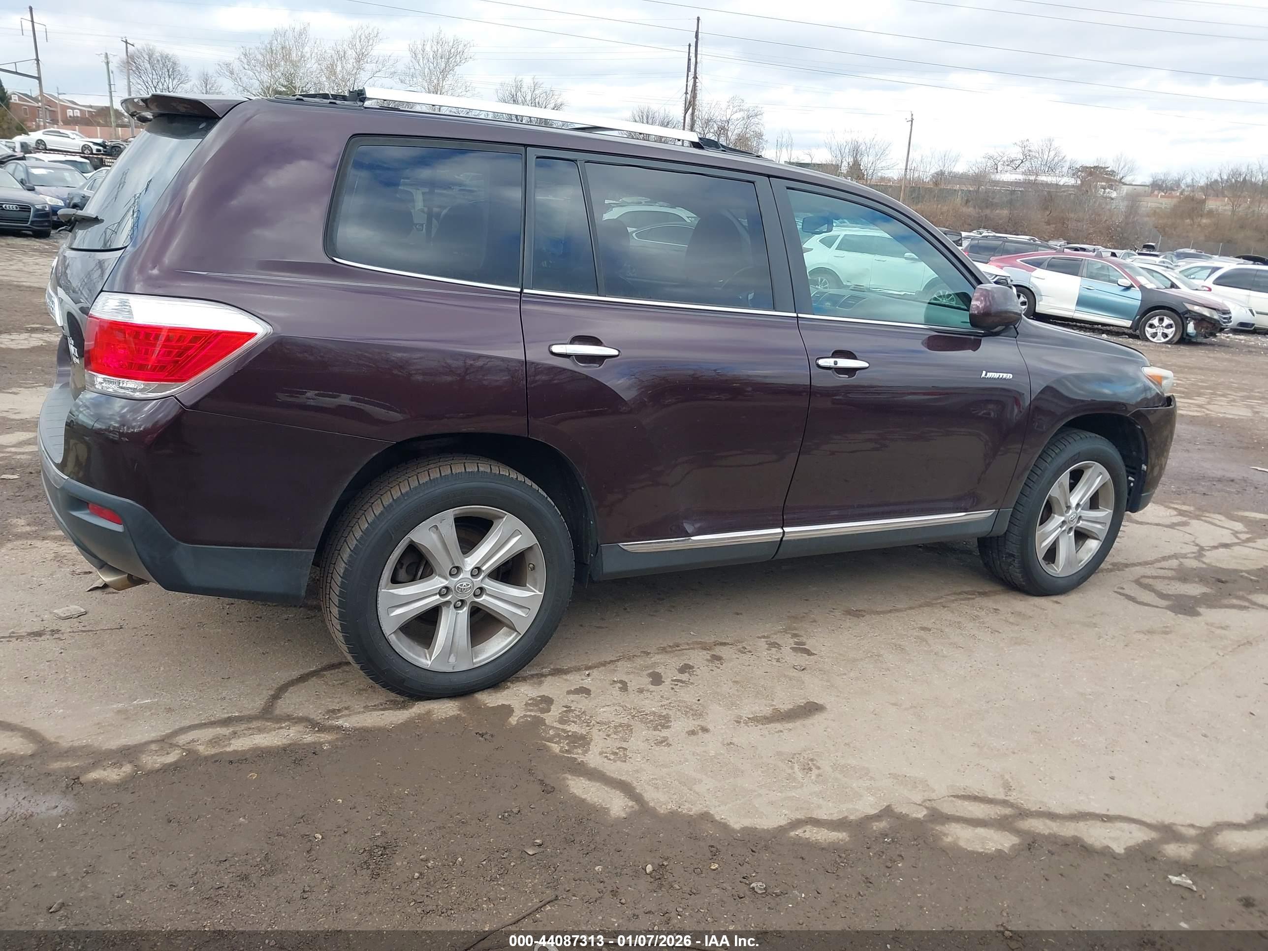 TOYOTA HIGHLANDER image 4