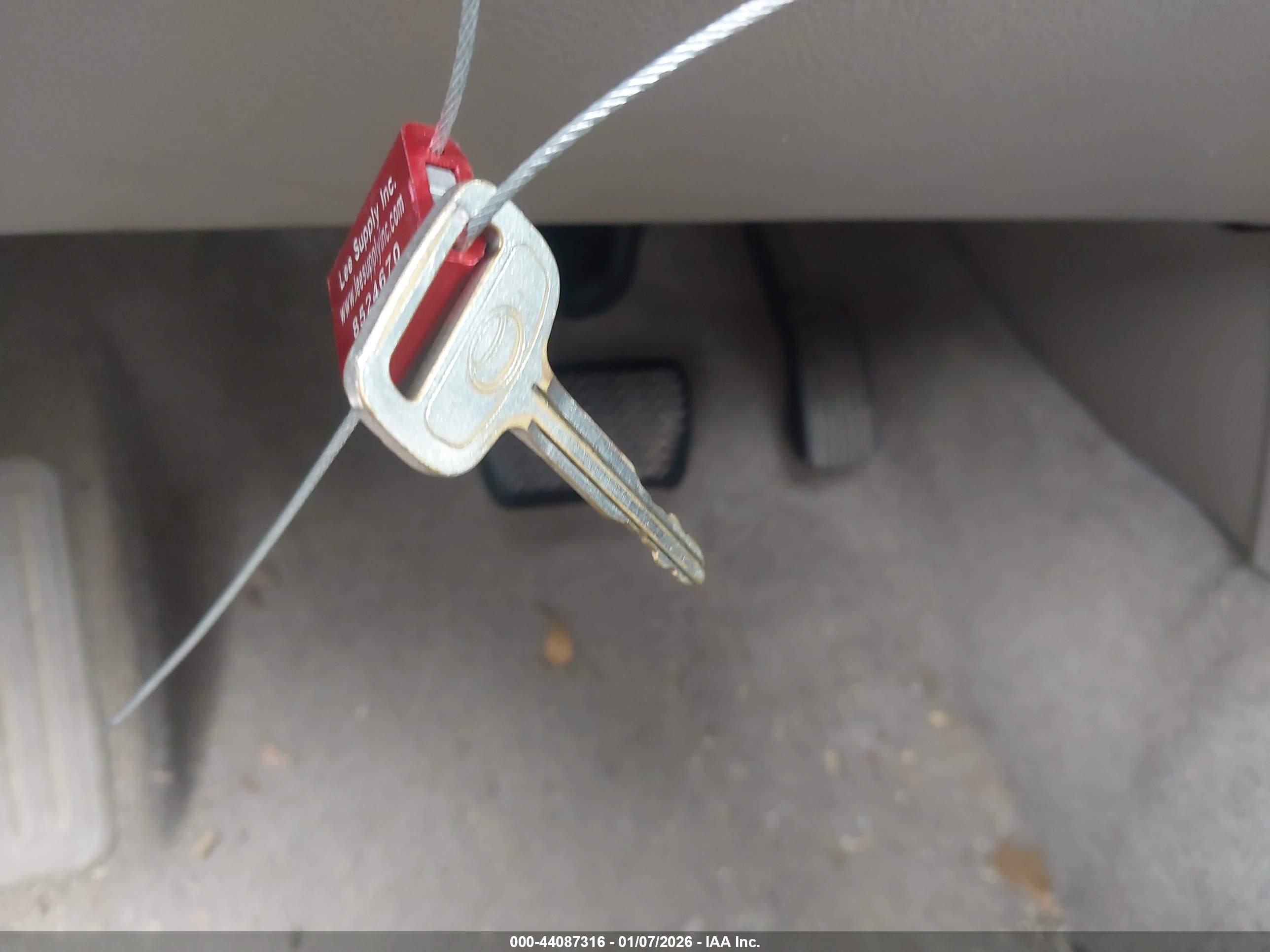 TOYOTA RAV4 image 11