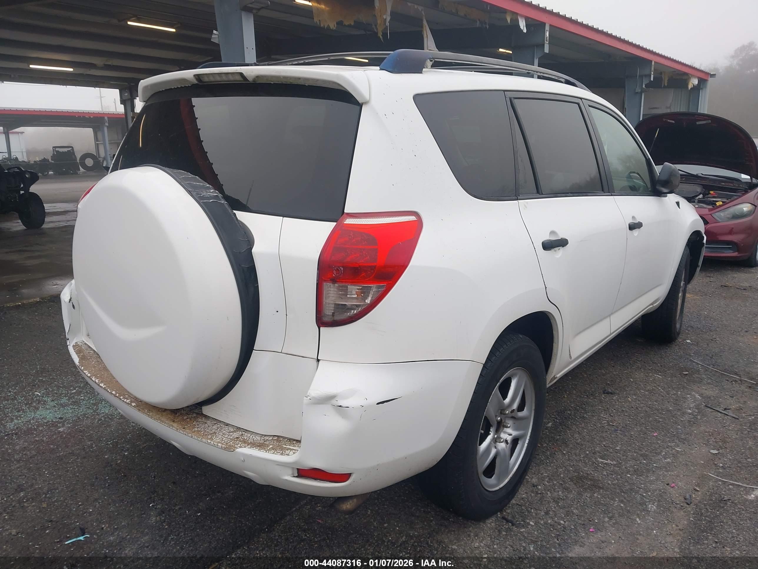 TOYOTA RAV4 image 4