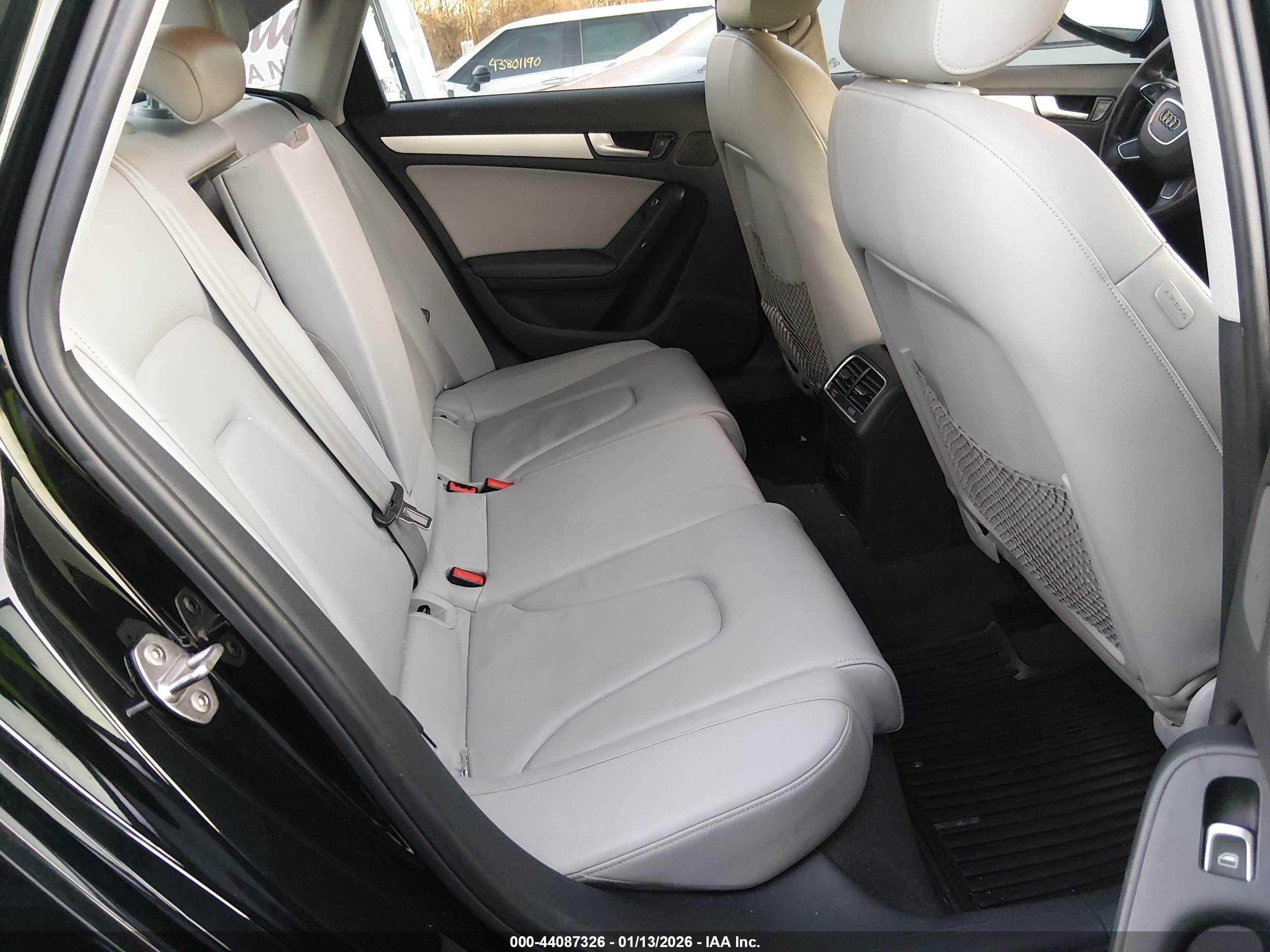 AUDI A4 image 8