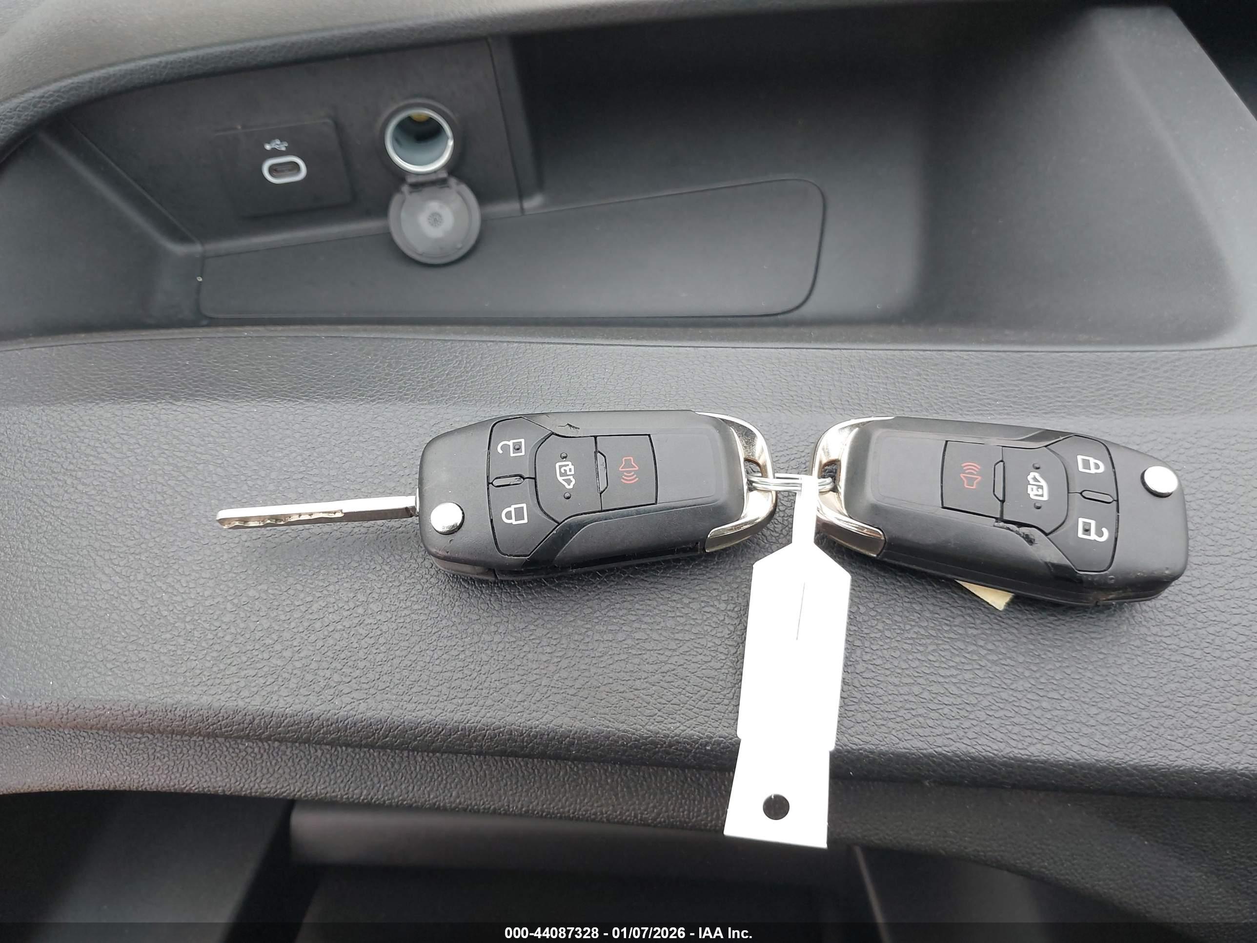 FORD TRANSIT-350 image 11
