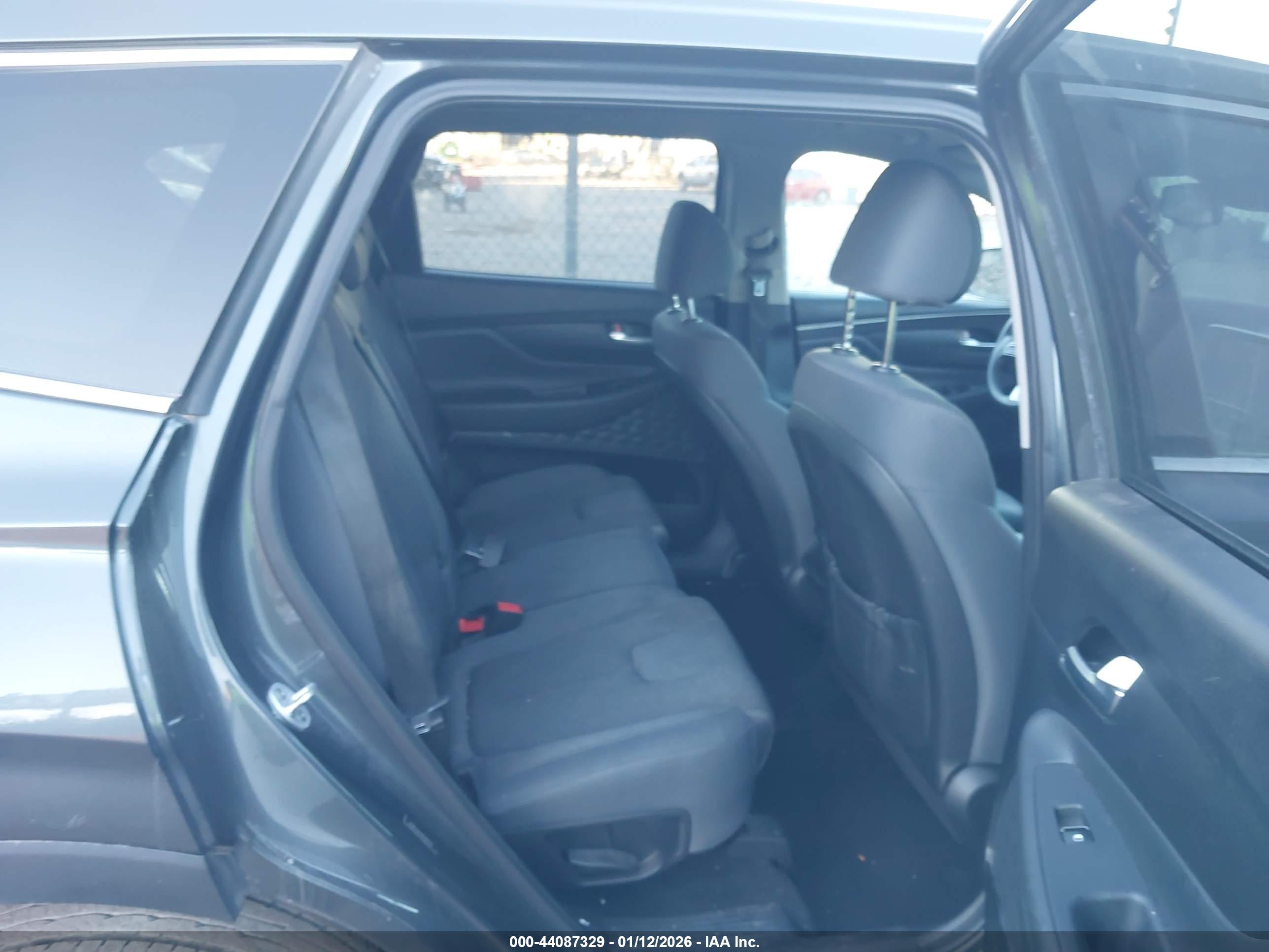 HYUNDAI SANTA image 8