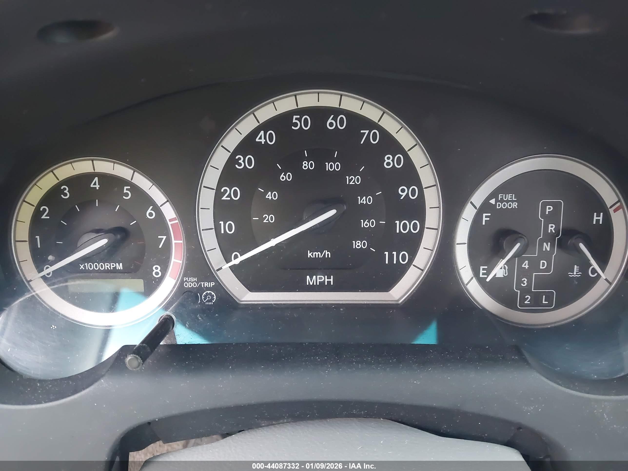 TOYOTA SIENNA image 7