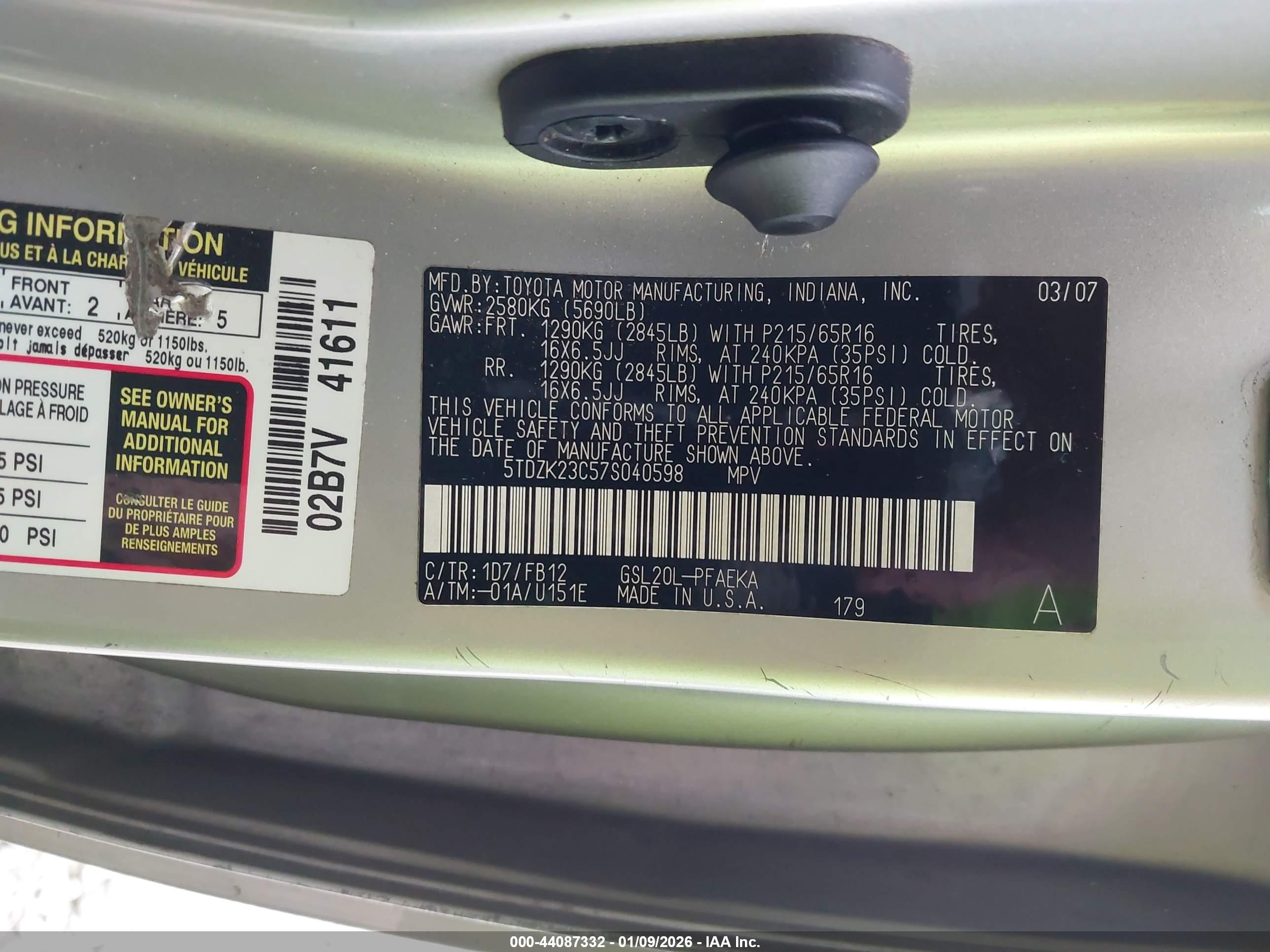 TOYOTA SIENNA image 9