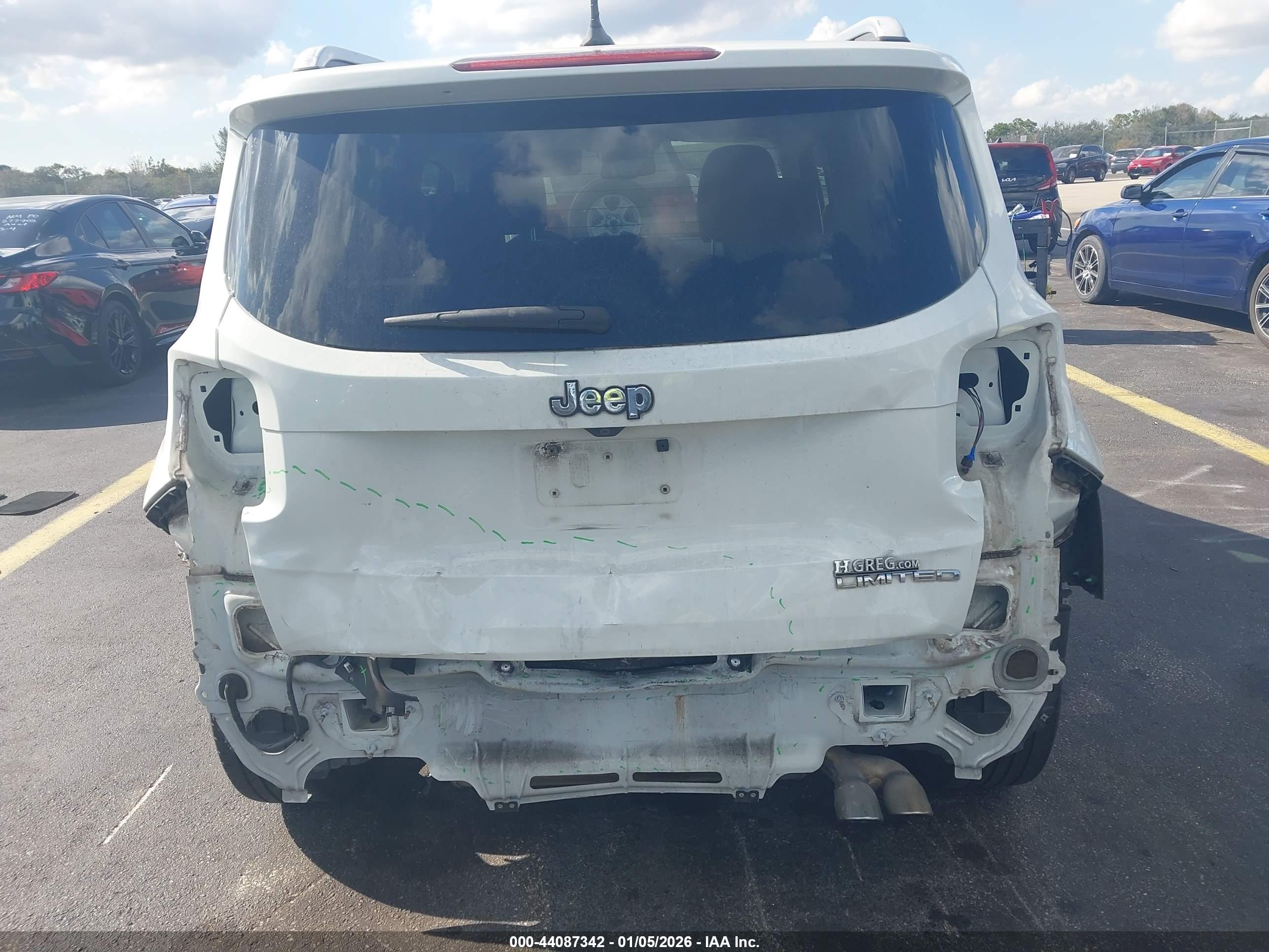 JEEP RENEGADE image 6