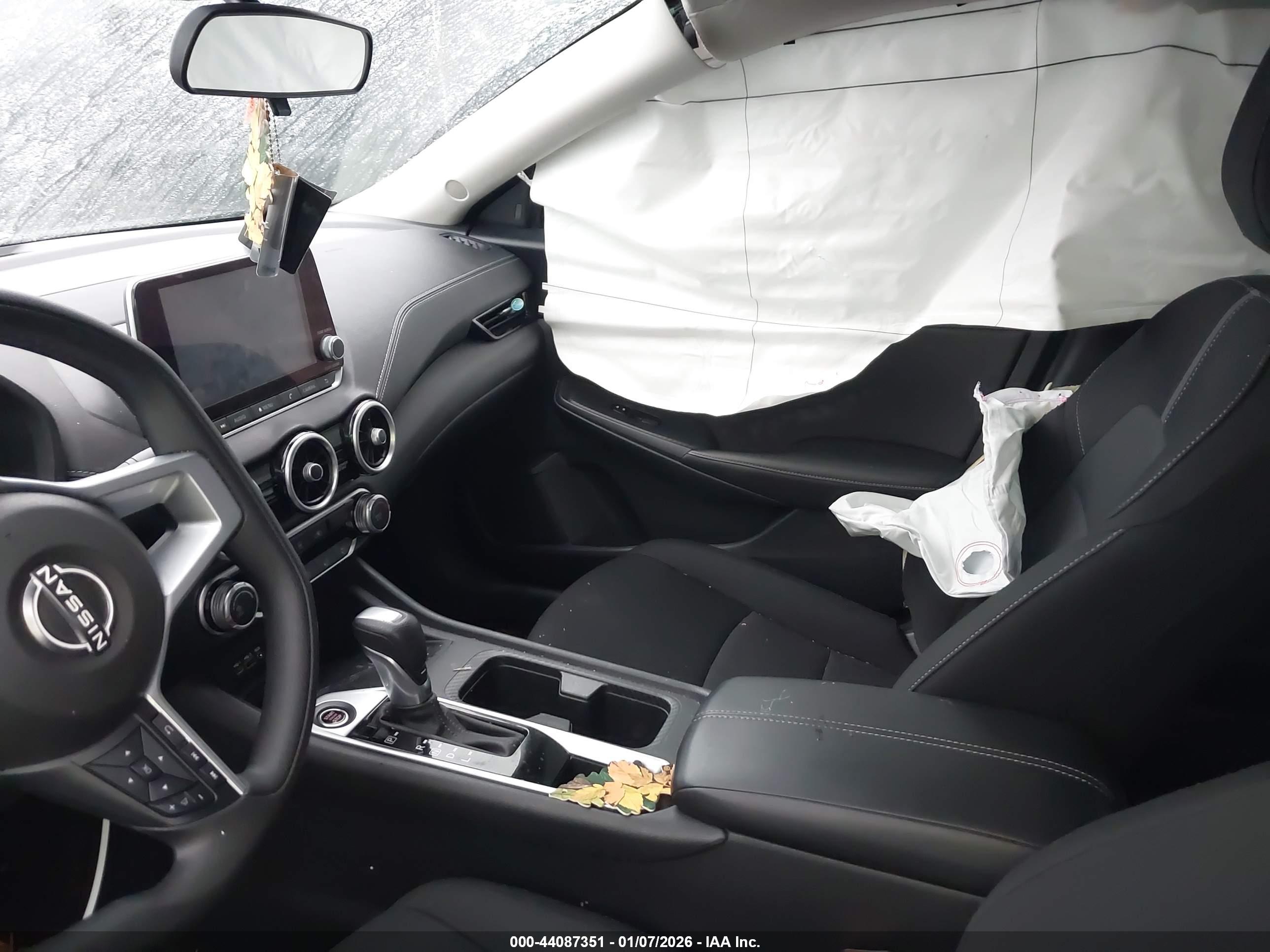 NISSAN SENTRA image 5
