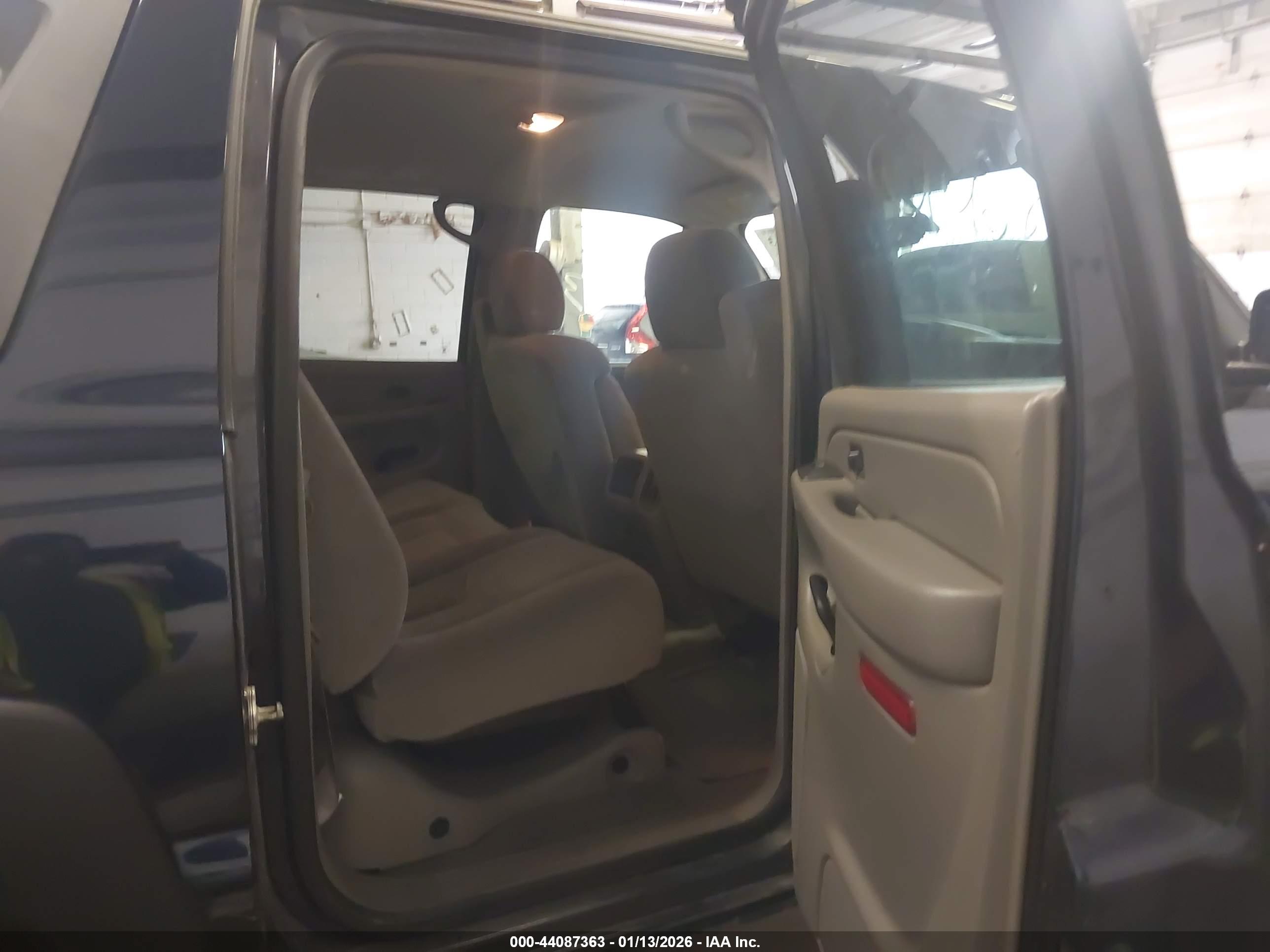 CHEVROLET AVALANCHE image 8