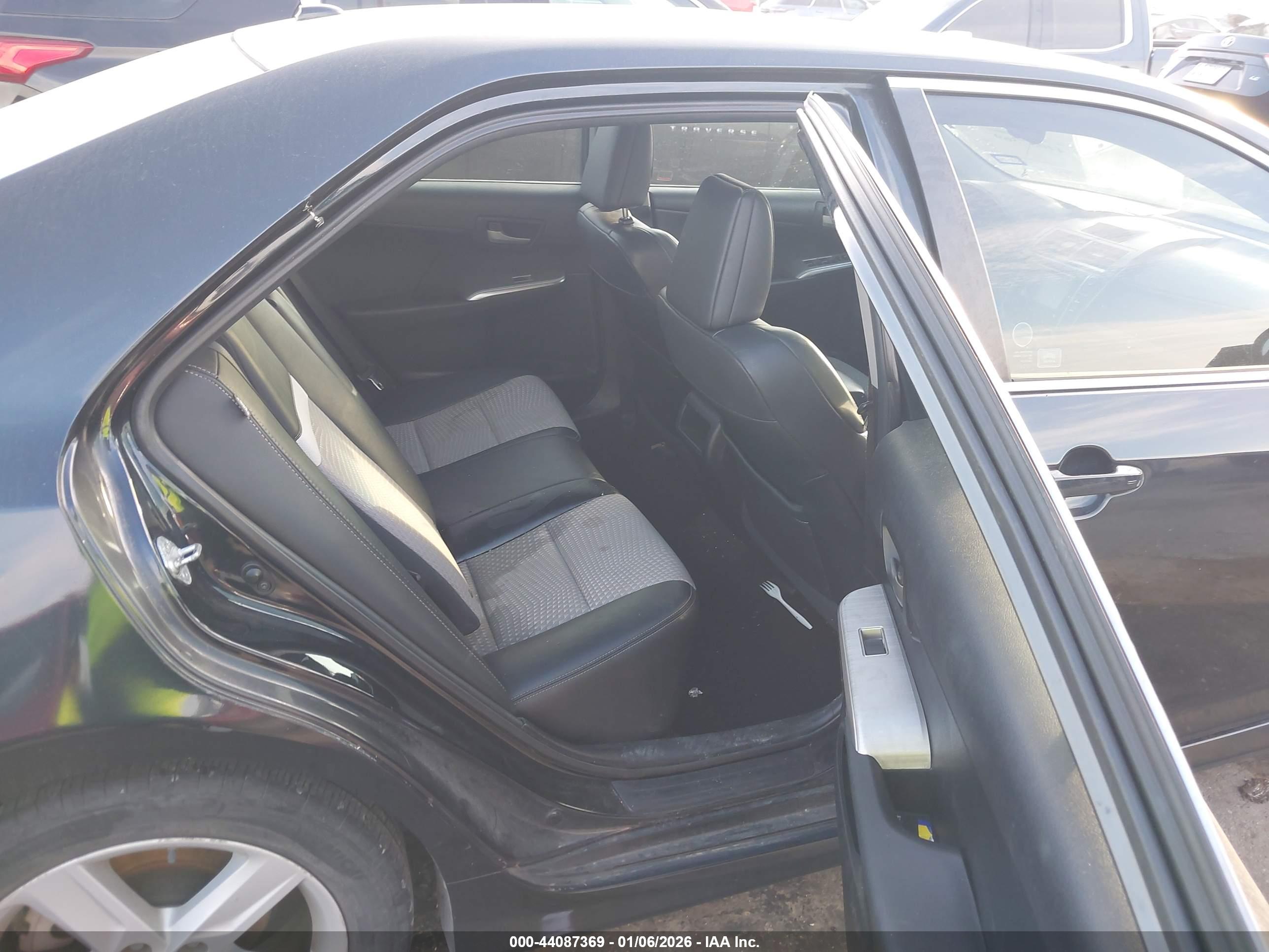 TOYOTA CAMRY image 8