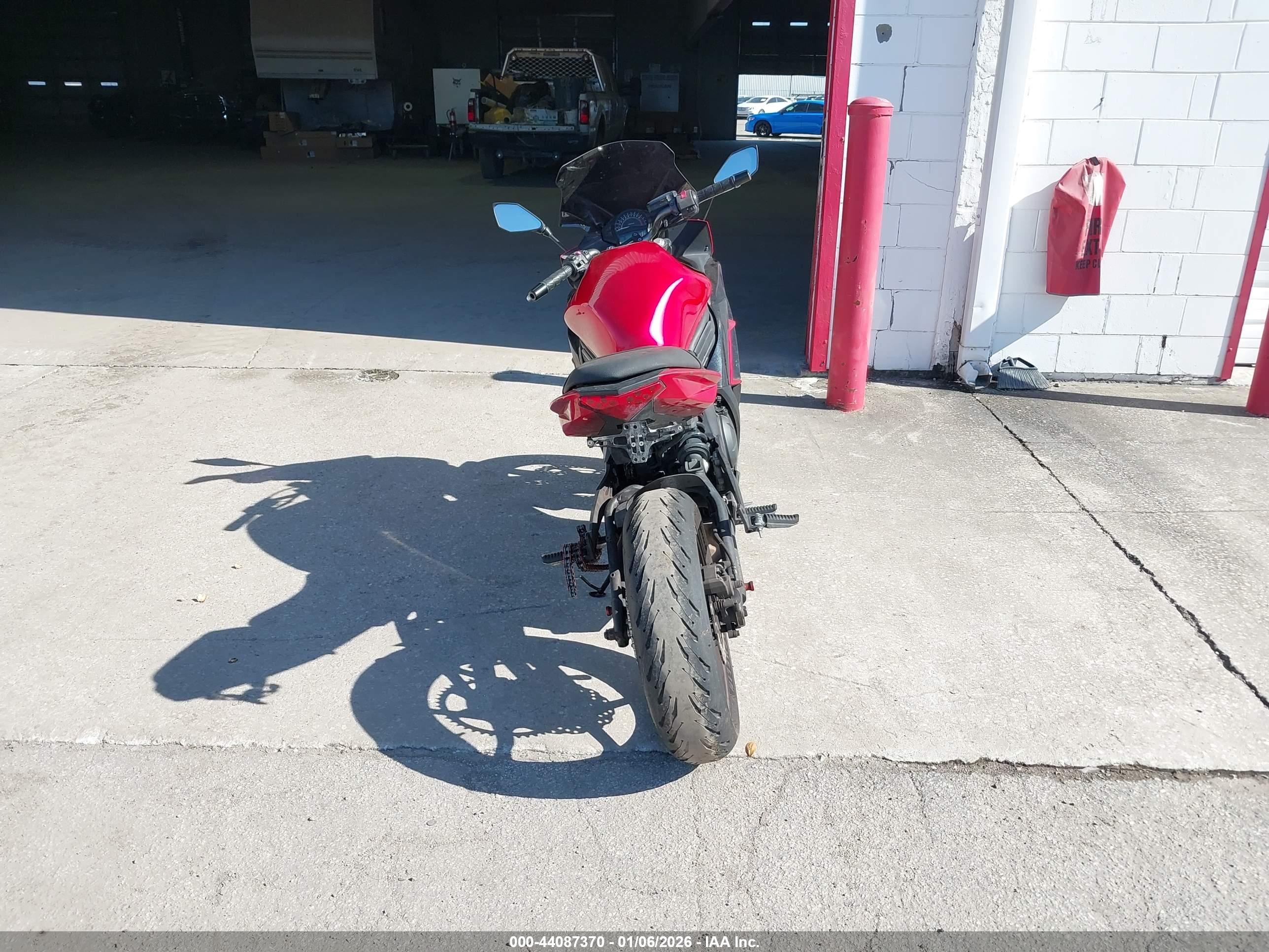 KAWASAKI EX650 image 6