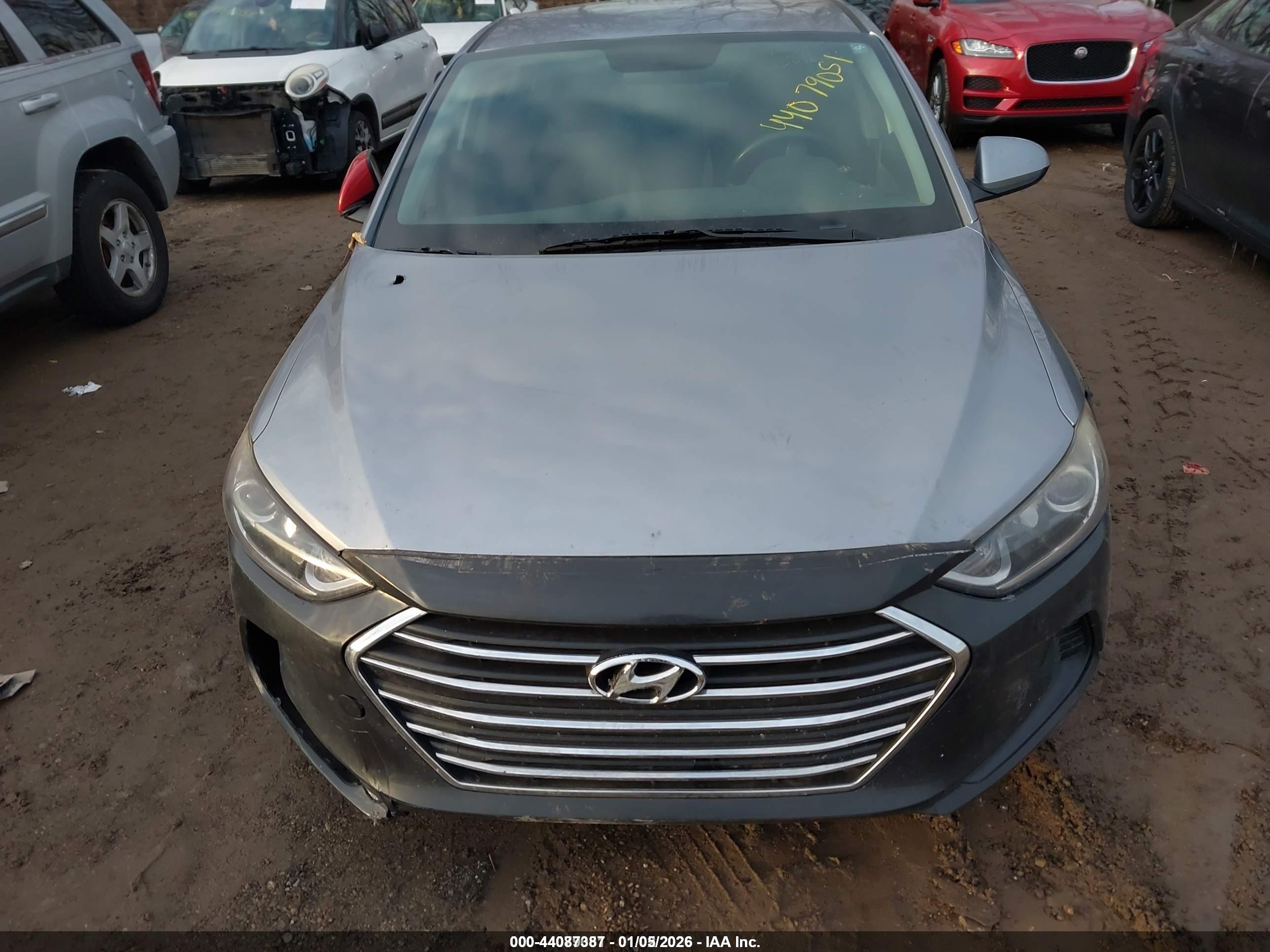 HYUNDAI ELANTRA image 6