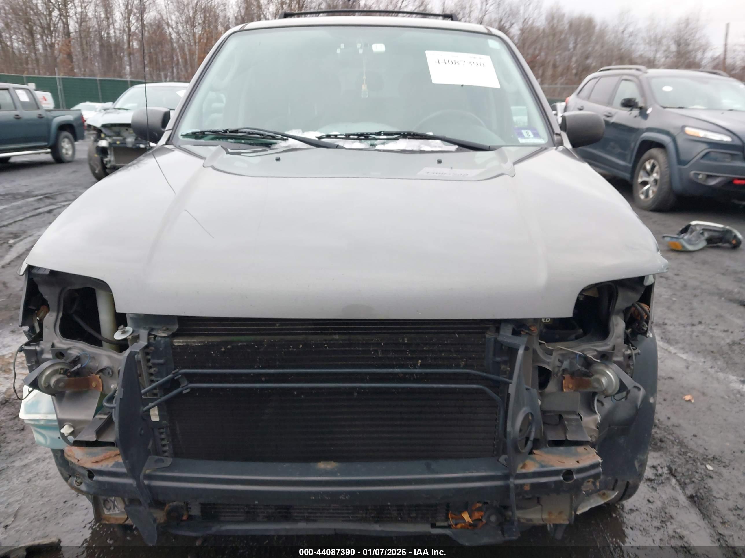 FORD ESCAPE image 6