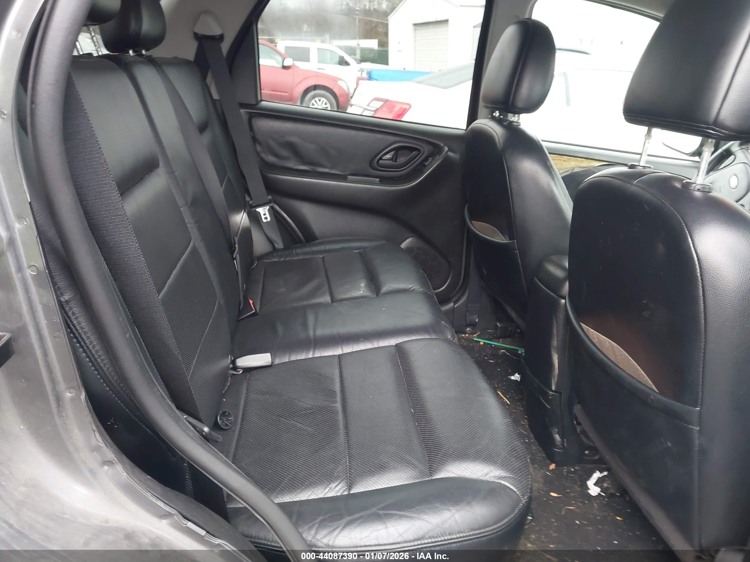 FORD ESCAPE image 8