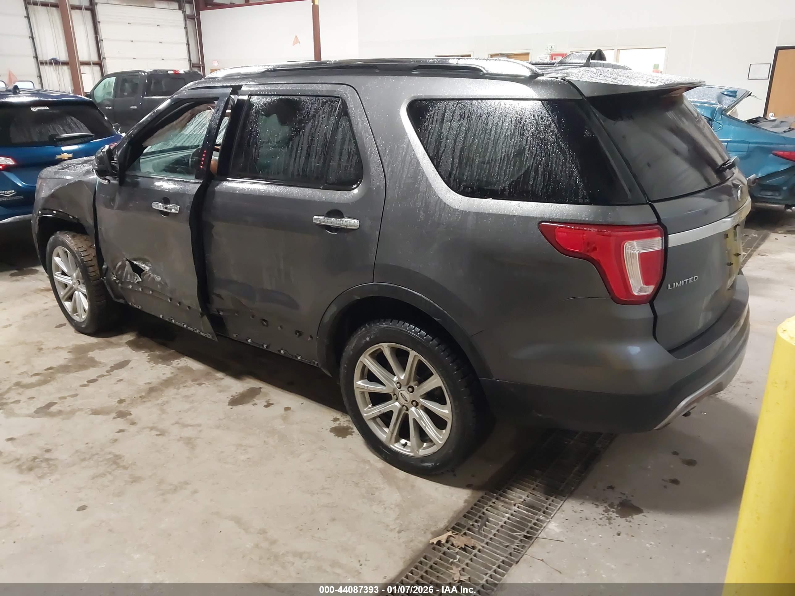 FORD EXPLORER image 3