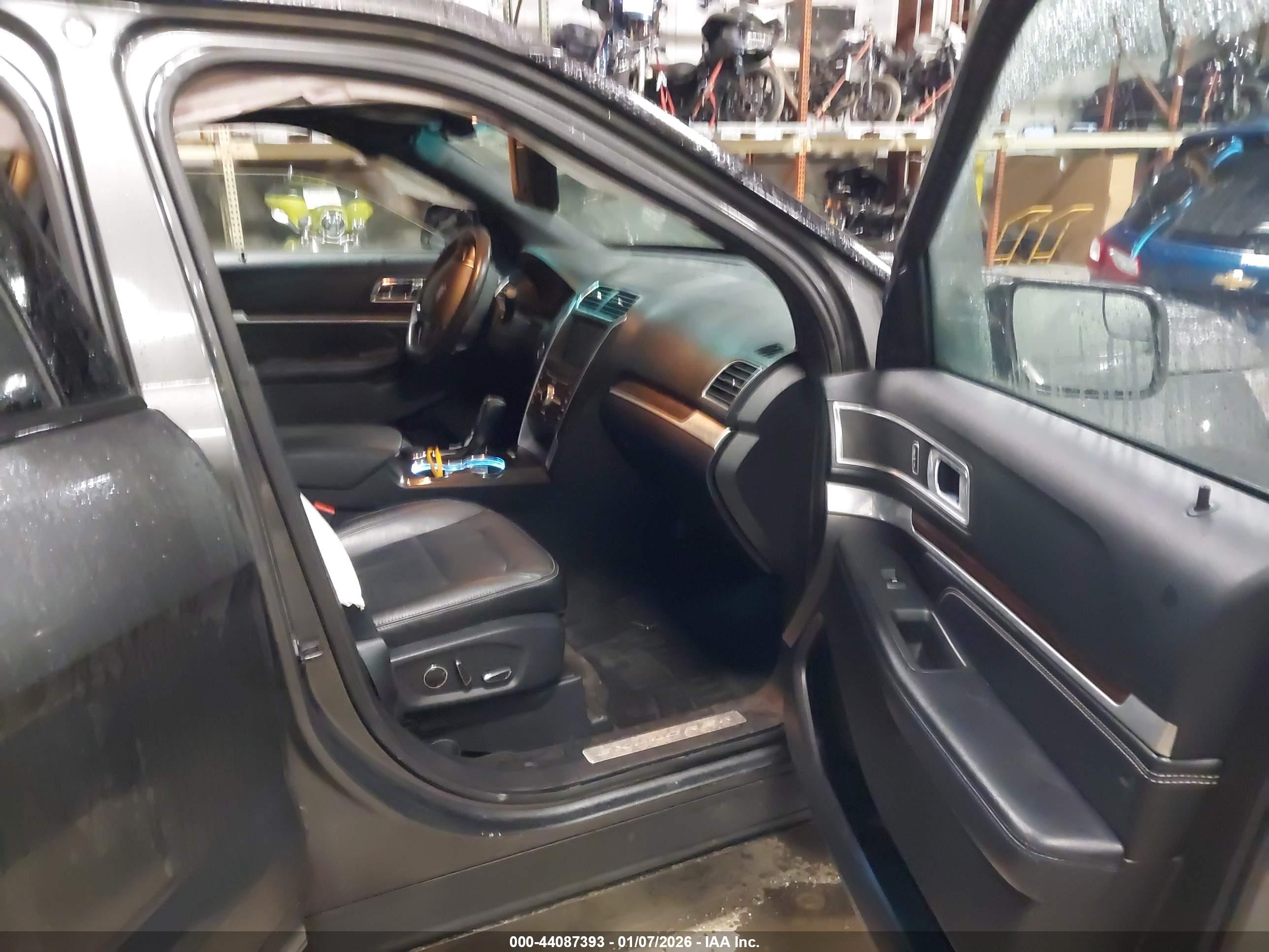 FORD EXPLORER image 5