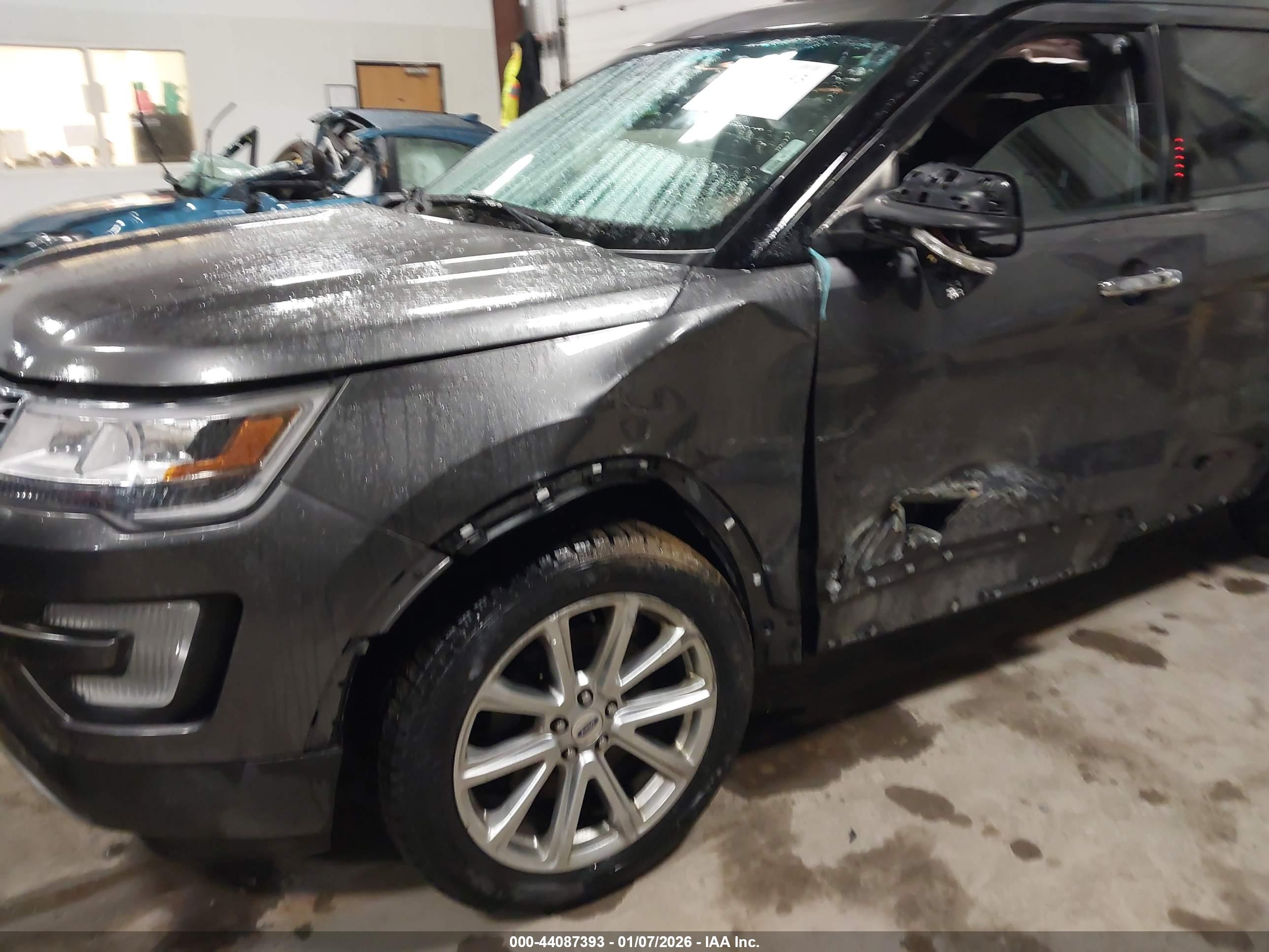 FORD EXPLORER image 6