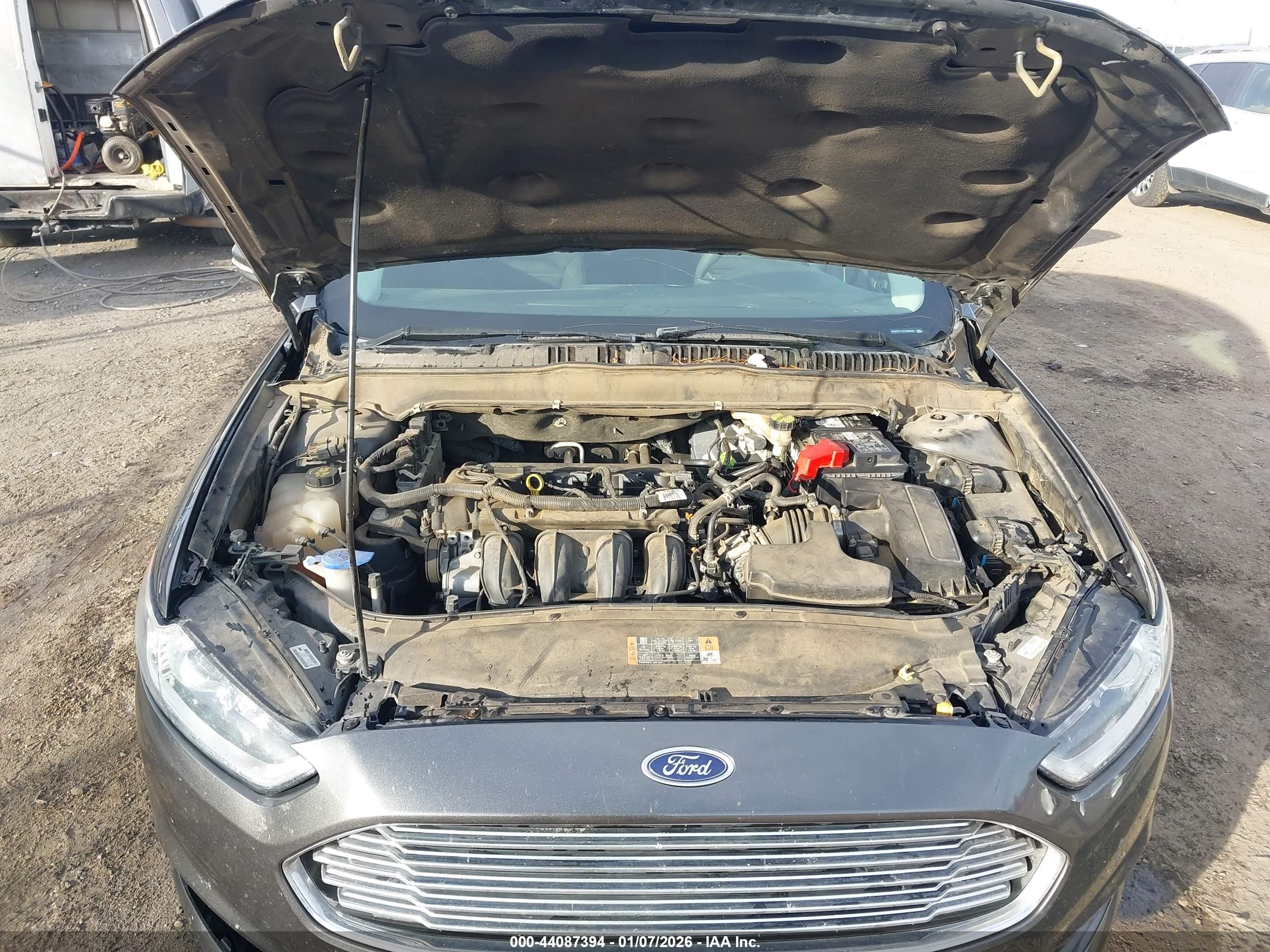FORD FUSION image 10