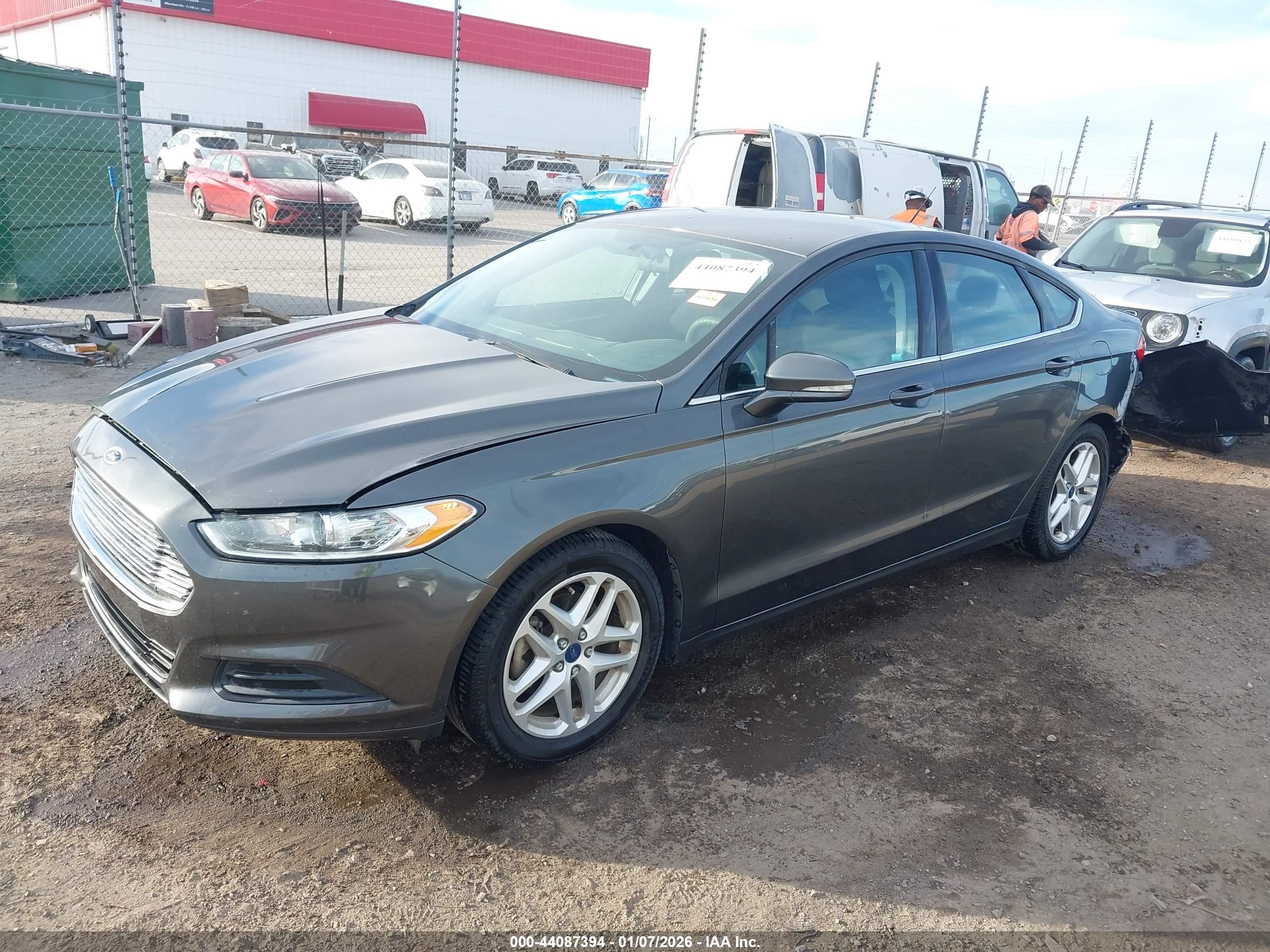 FORD FUSION image 2