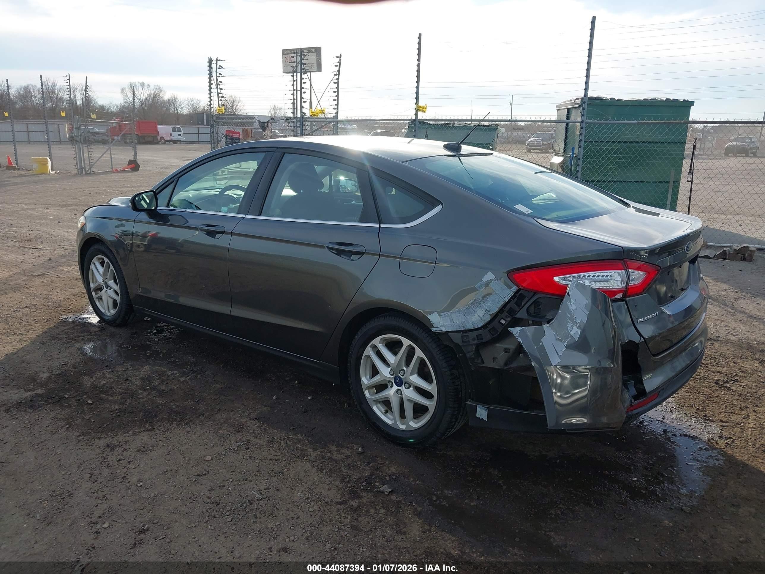 FORD FUSION image 3