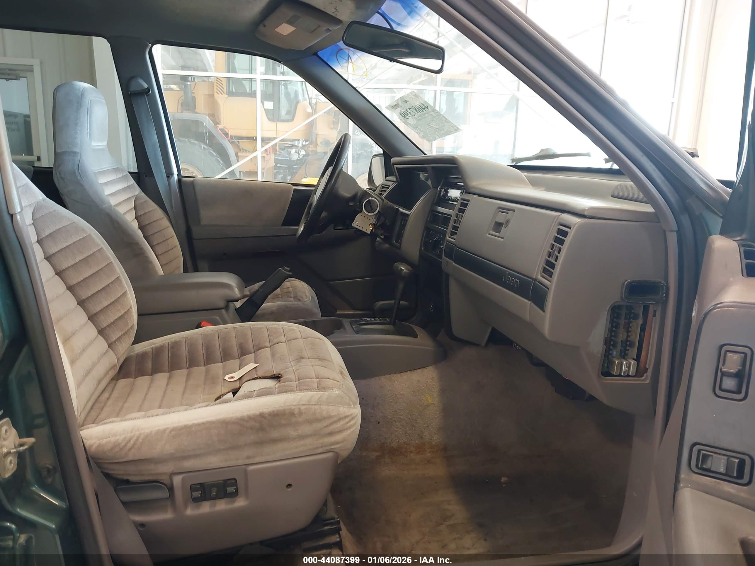 JEEP GRAND image 5