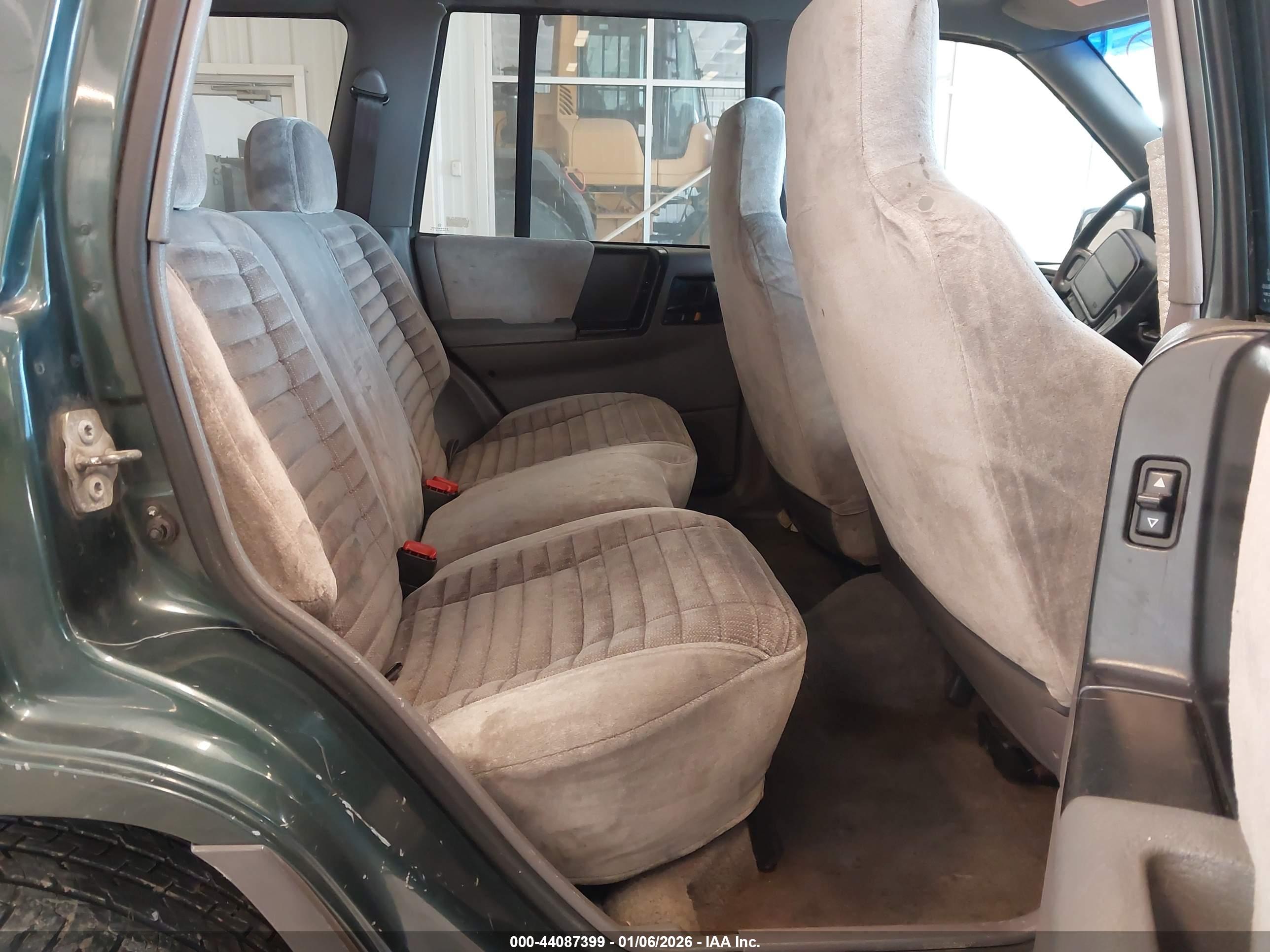 JEEP GRAND image 8