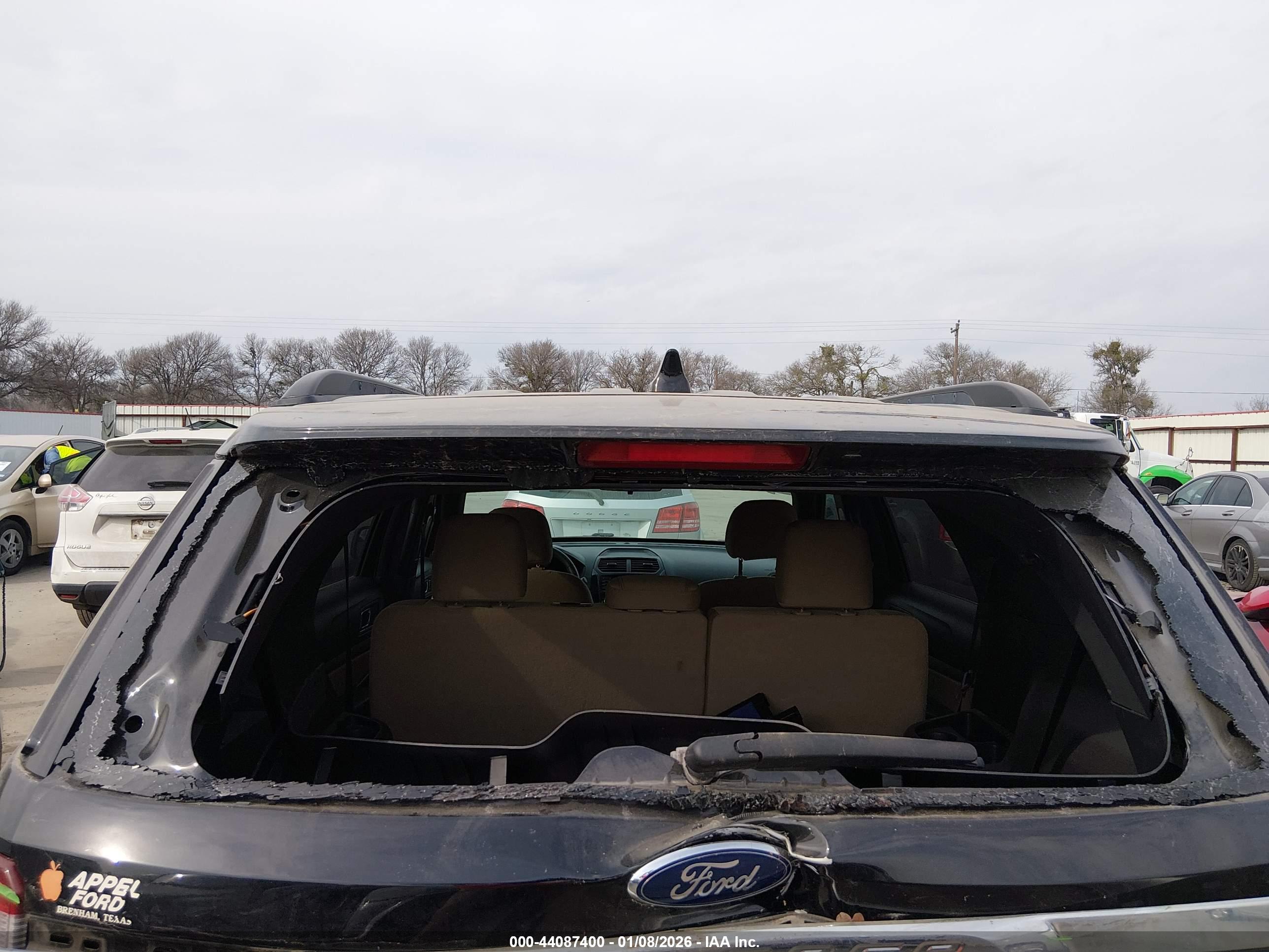 FORD EXPLORER image 6