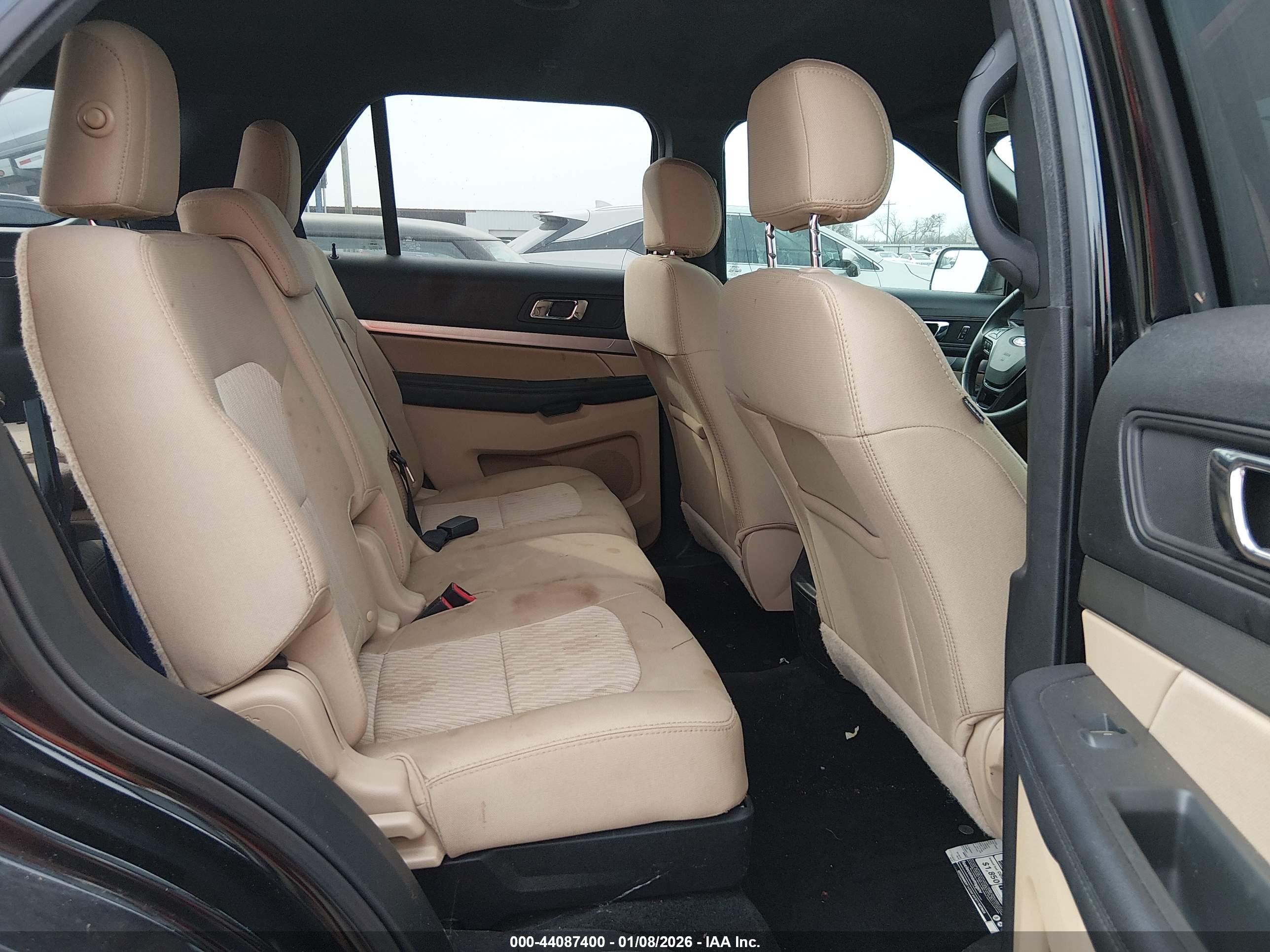 FORD EXPLORER image 8