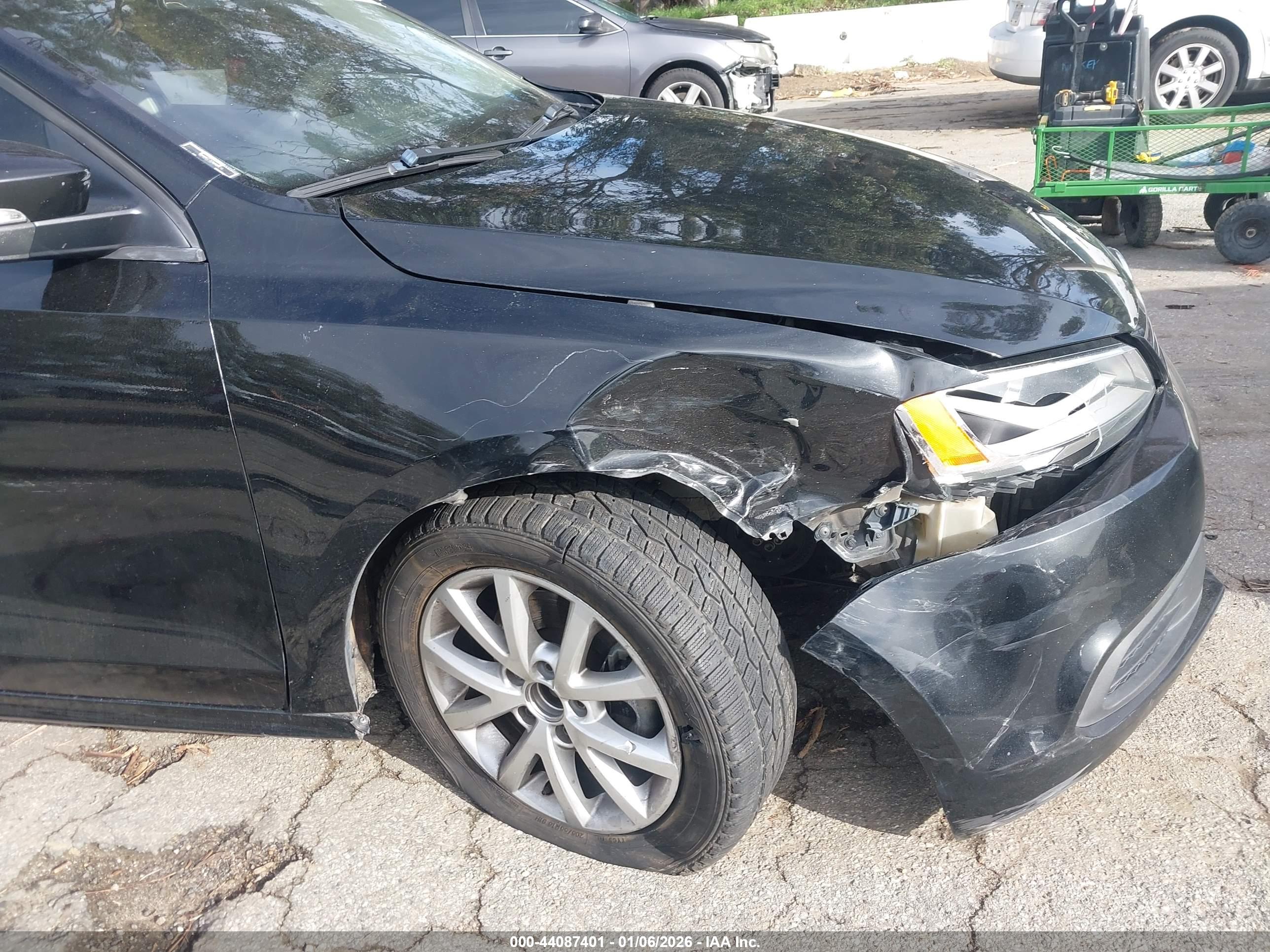 VOLKSWAGEN JETTA image 6