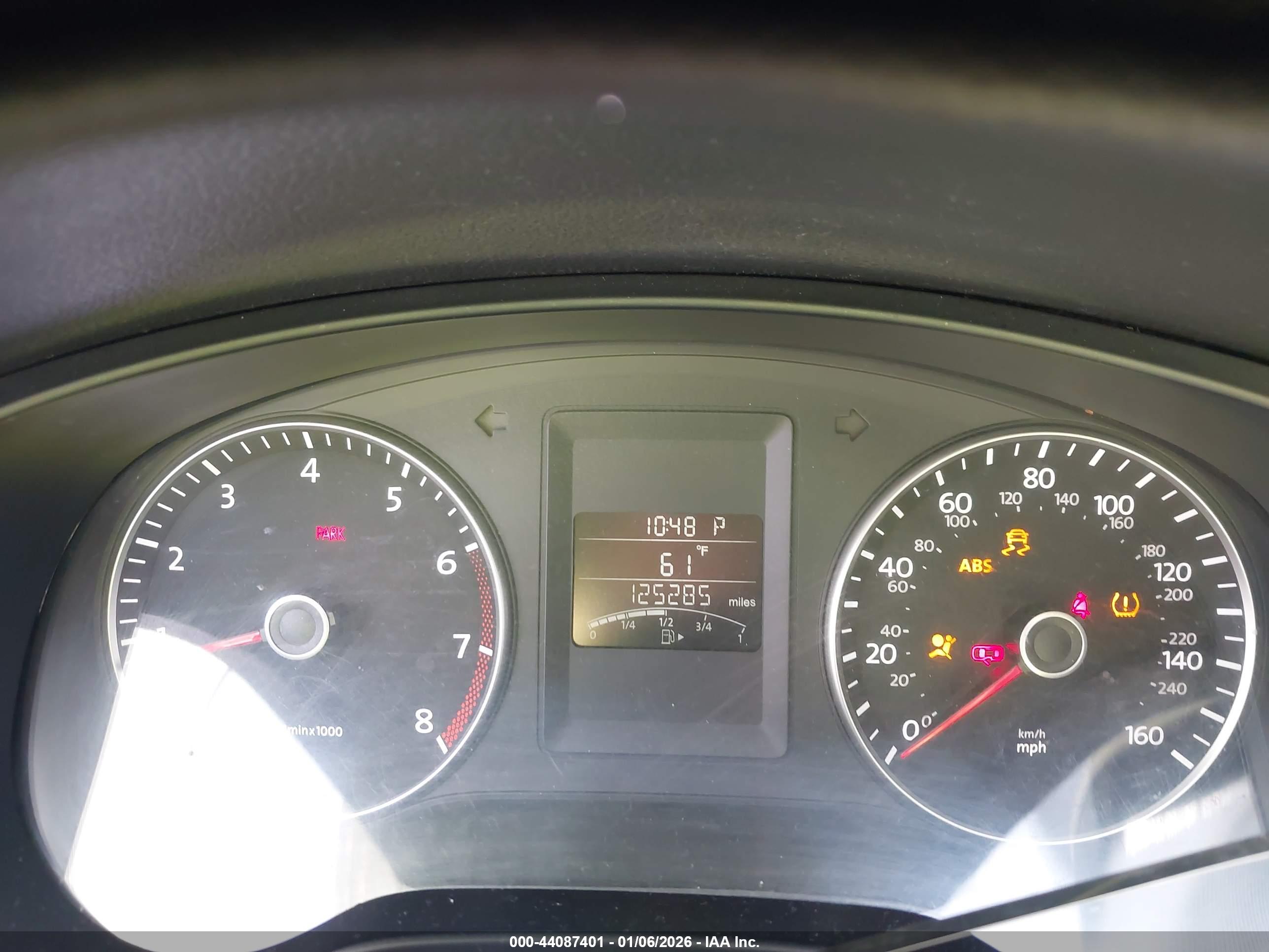 VOLKSWAGEN JETTA image 7