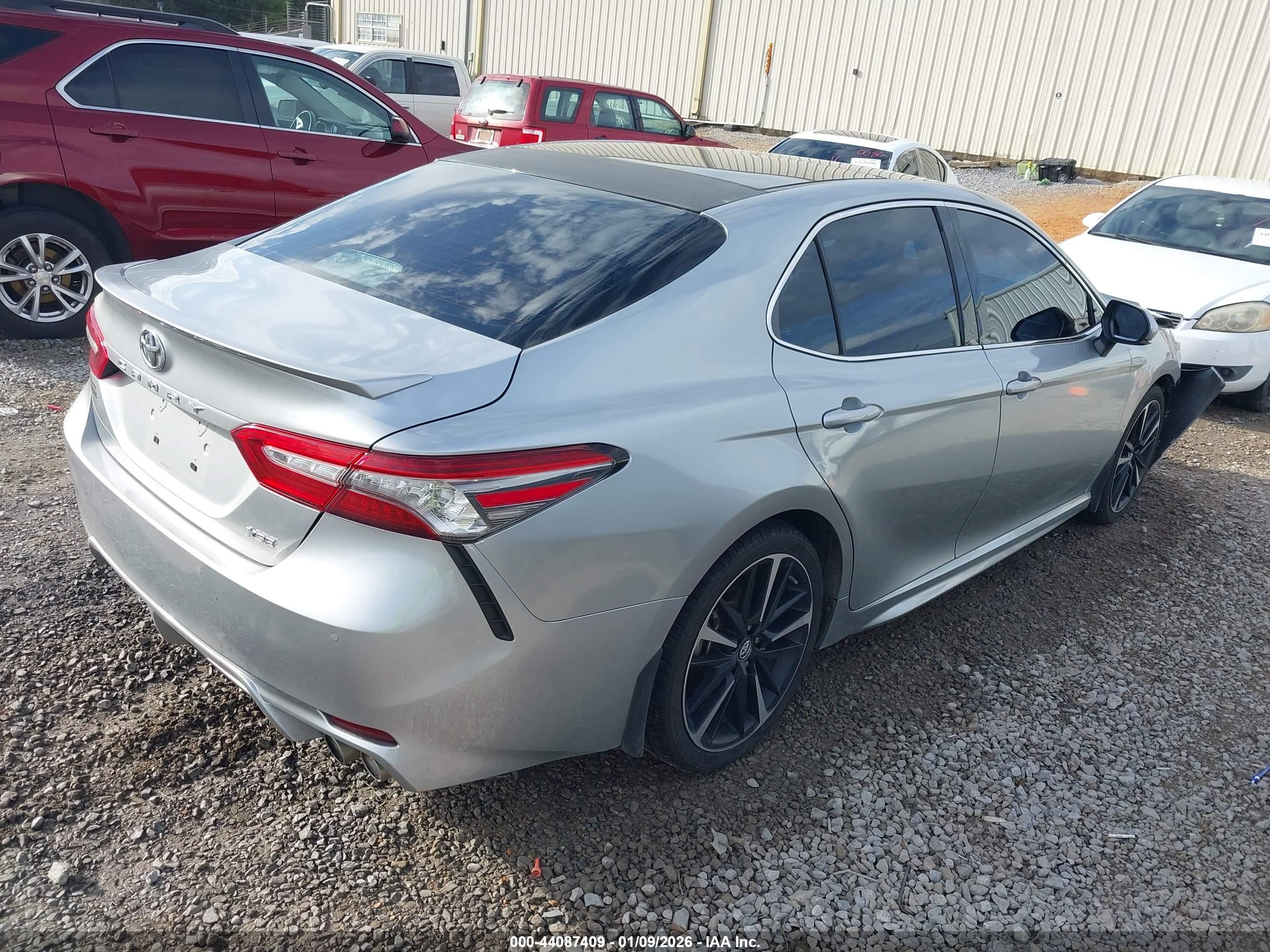 TOYOTA CAMRY image 4
