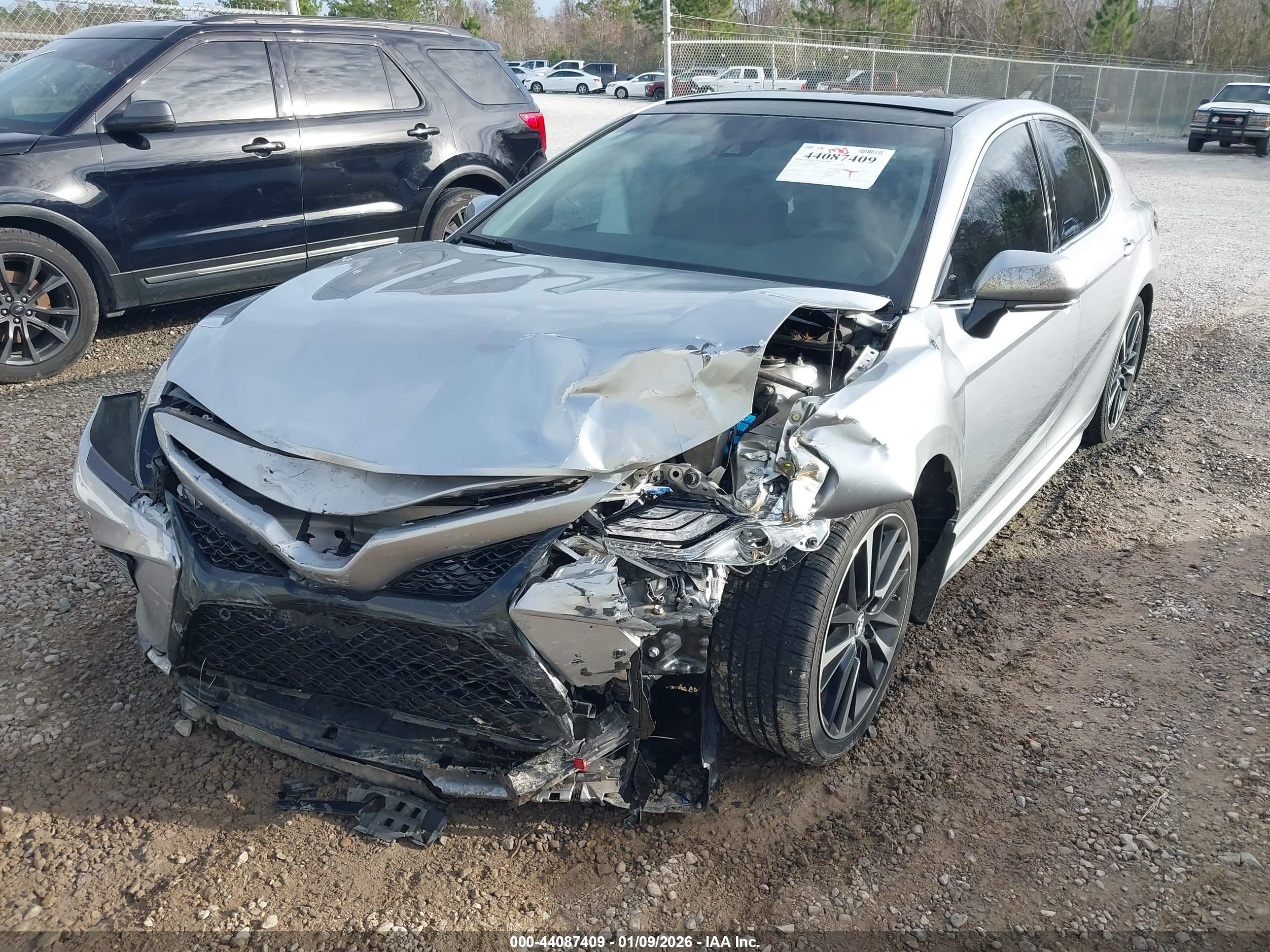 TOYOTA CAMRY image 6