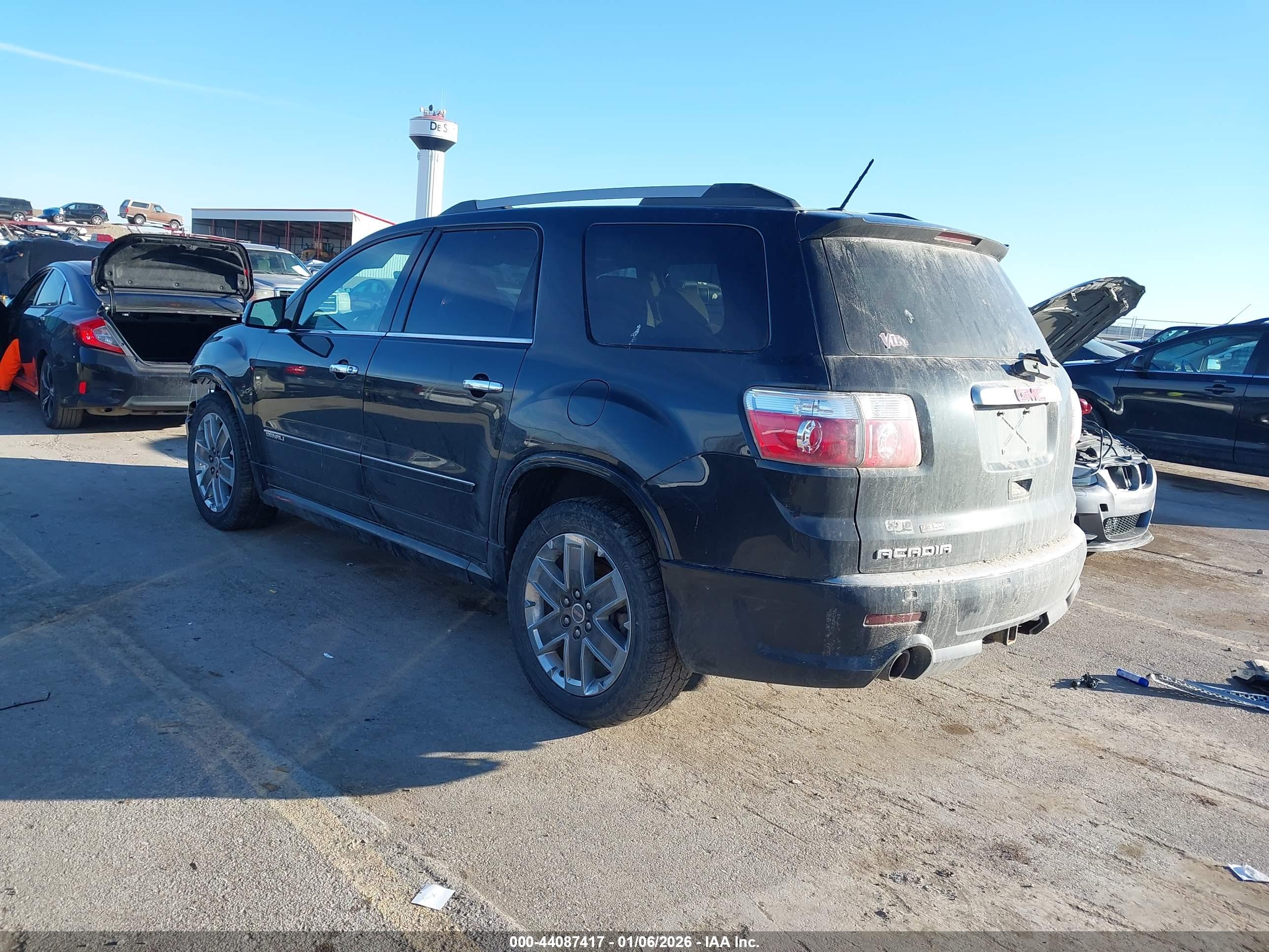 GMC ACADIA image 3