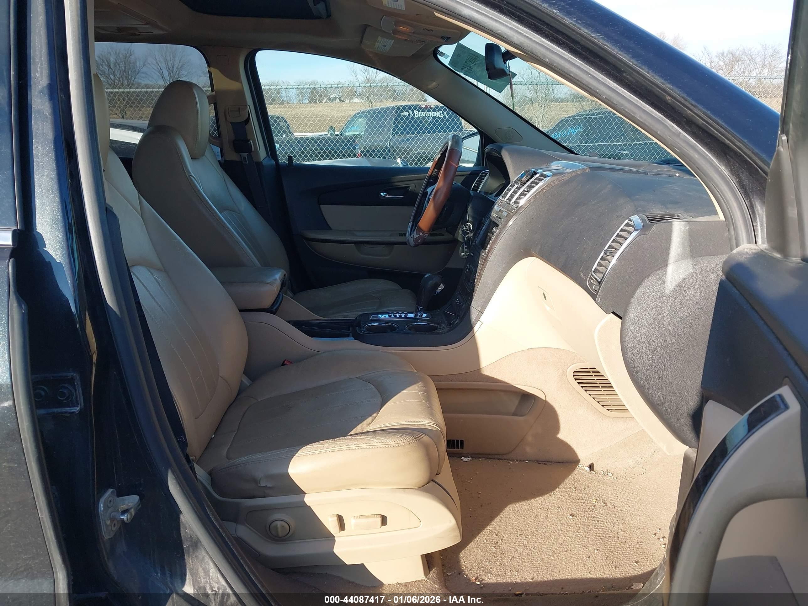 GMC ACADIA image 5