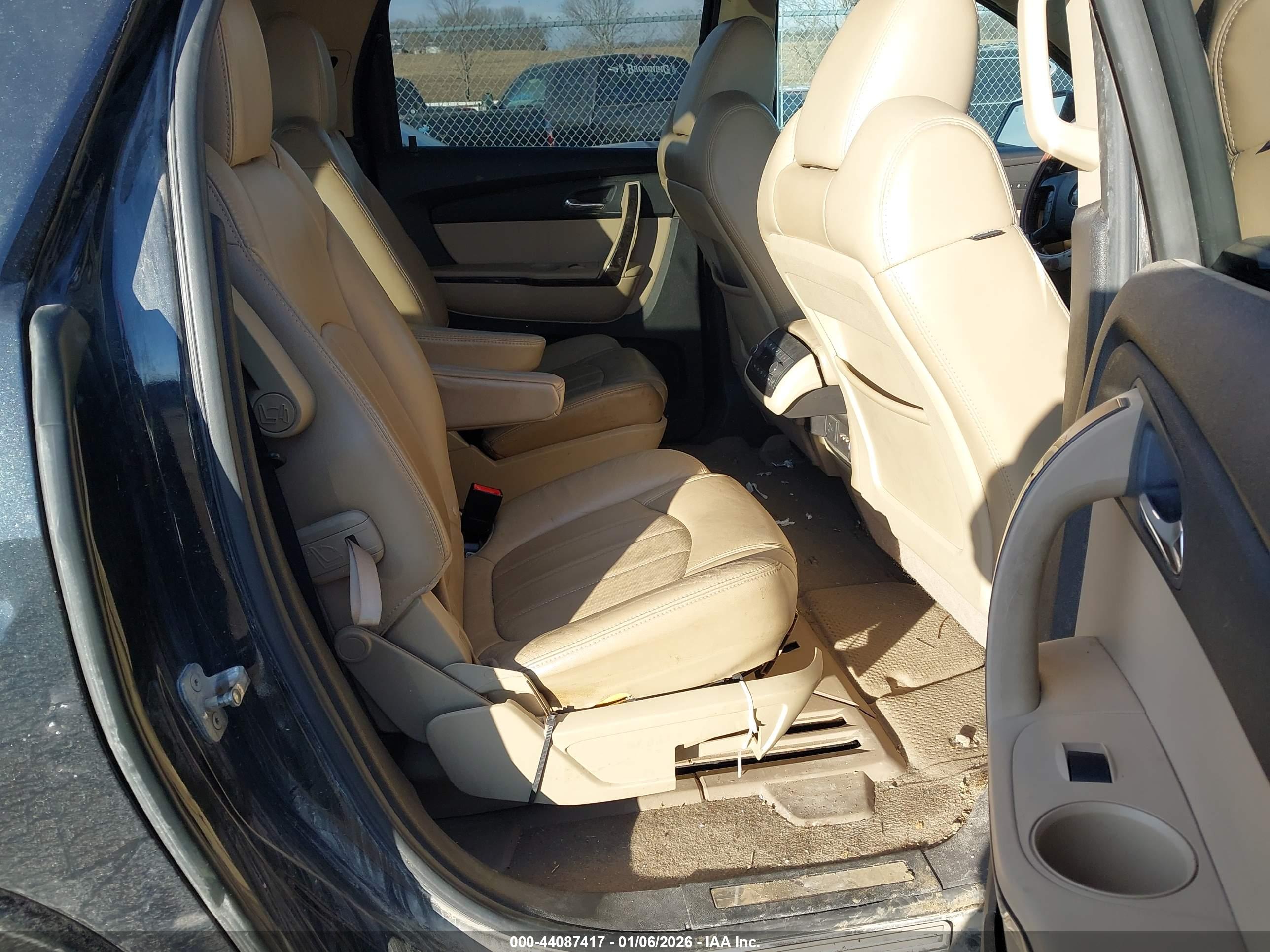 GMC ACADIA image 8