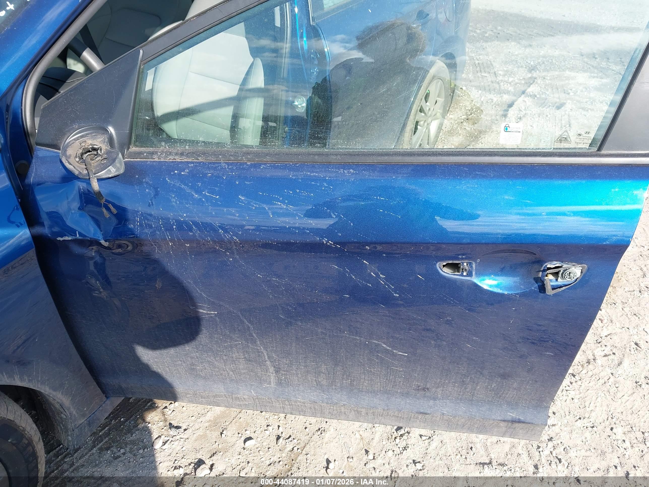 HYUNDAI ELANTRA image 6