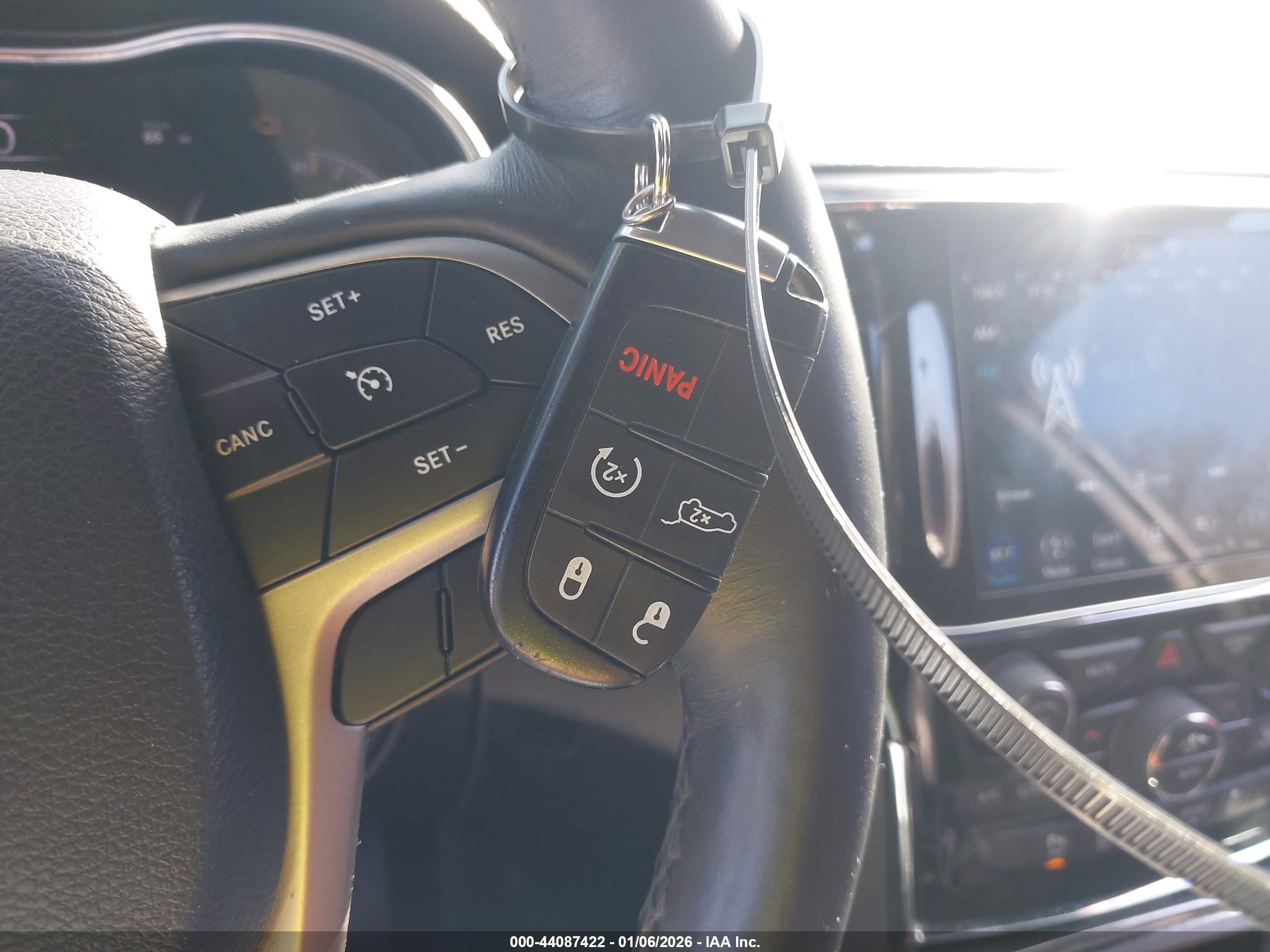 JEEP GRAND image 11