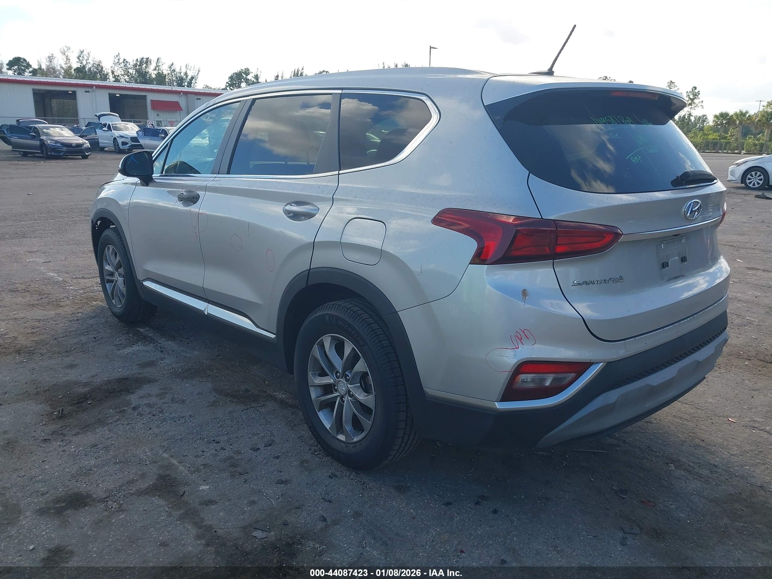 HYUNDAI SANTA image 3