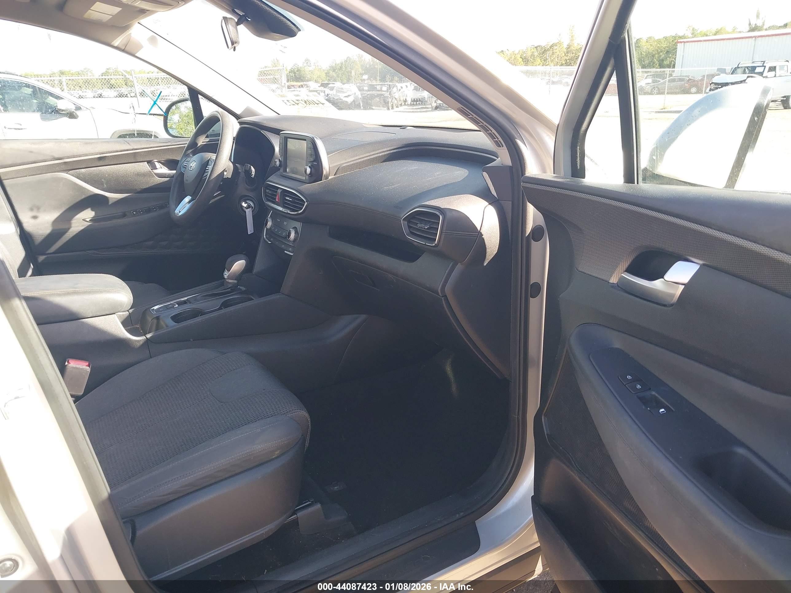HYUNDAI SANTA image 5