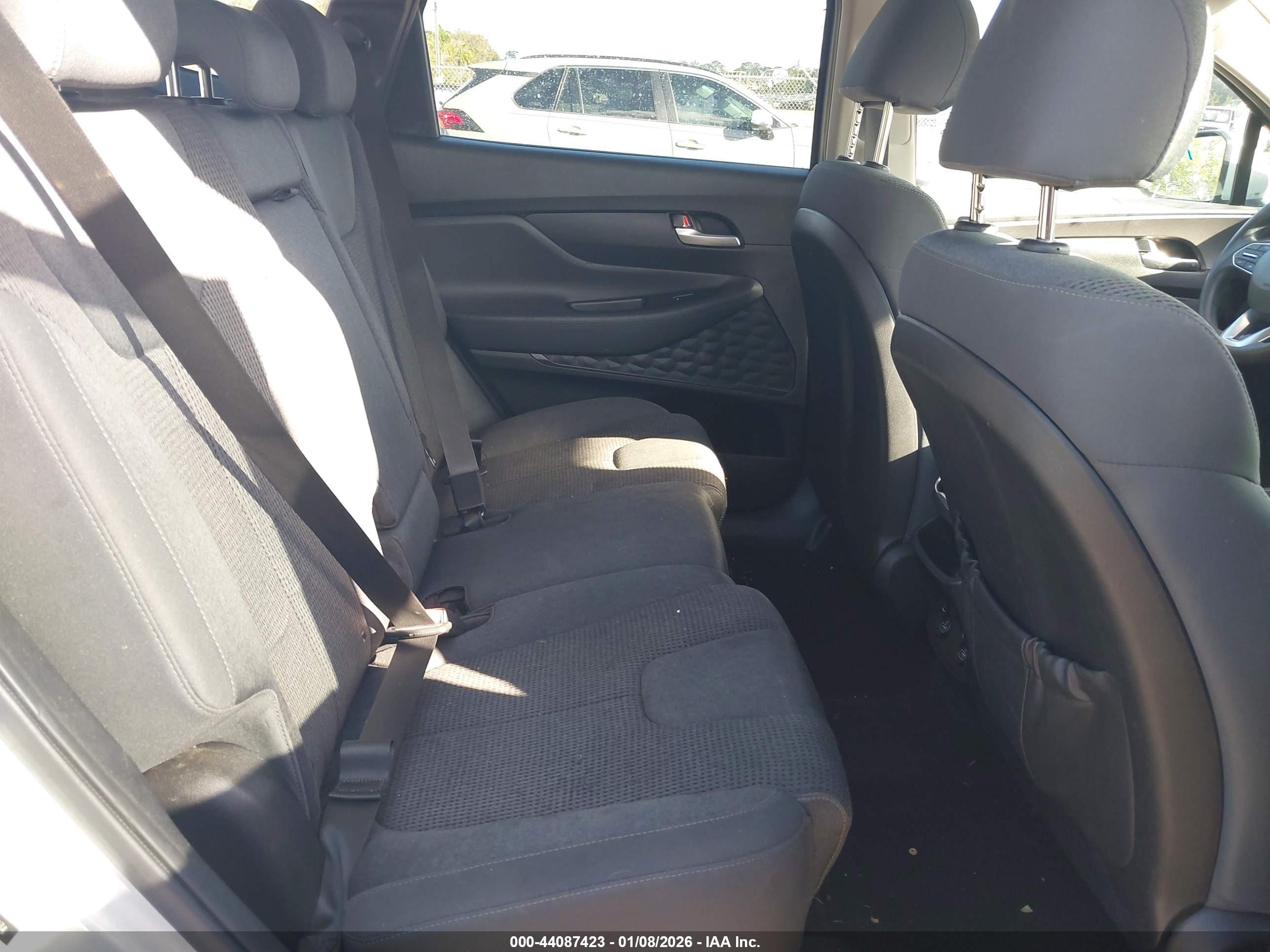 HYUNDAI SANTA image 8