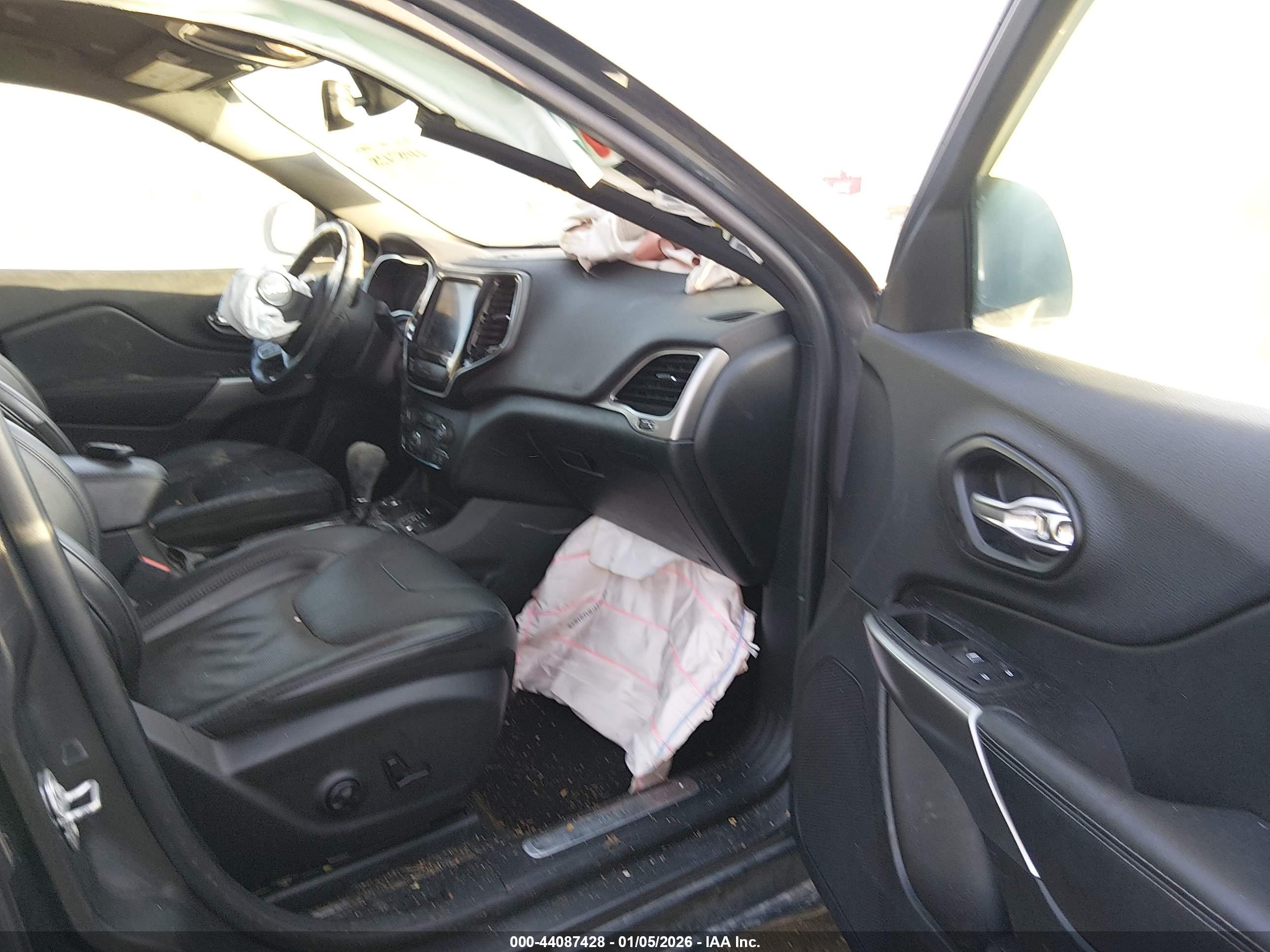 JEEP CHEROKEE image 5