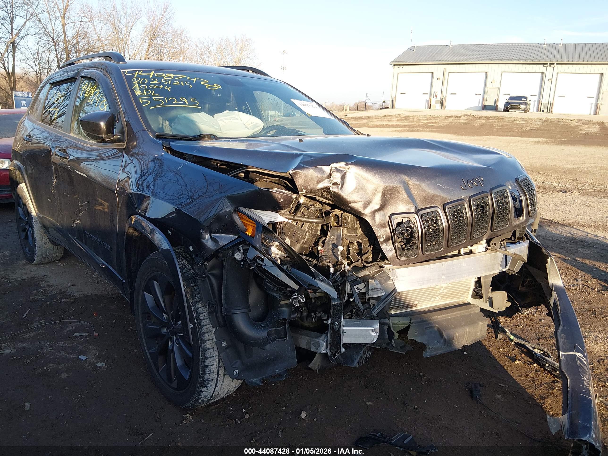 JEEP CHEROKEE image 6