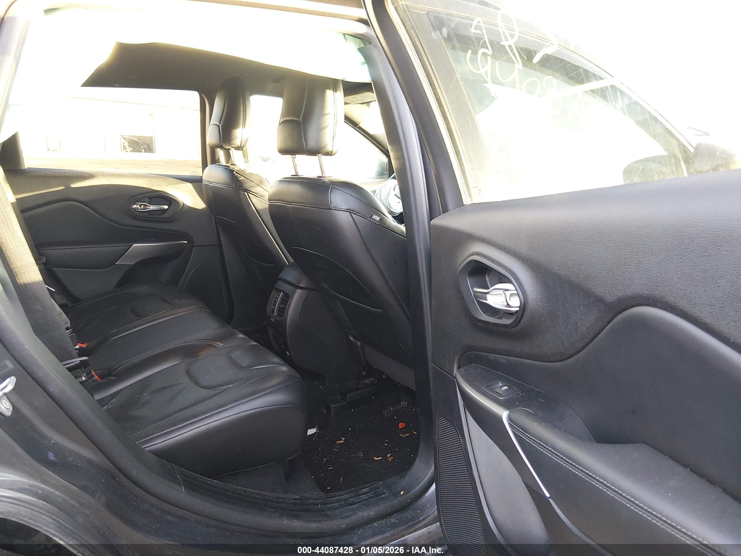 JEEP CHEROKEE image 8