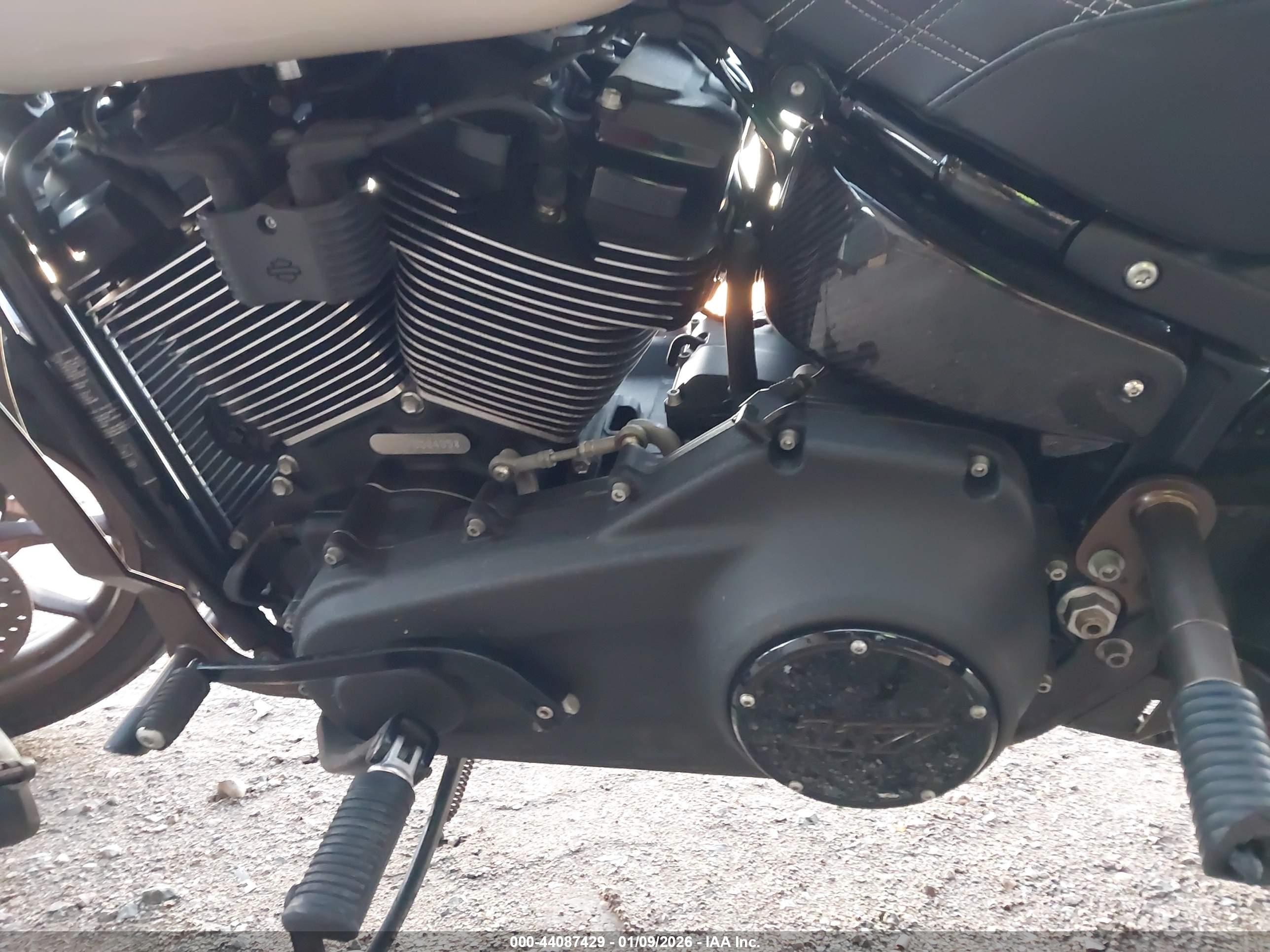 HARLEY-DAVIDSON FXLRST image 9